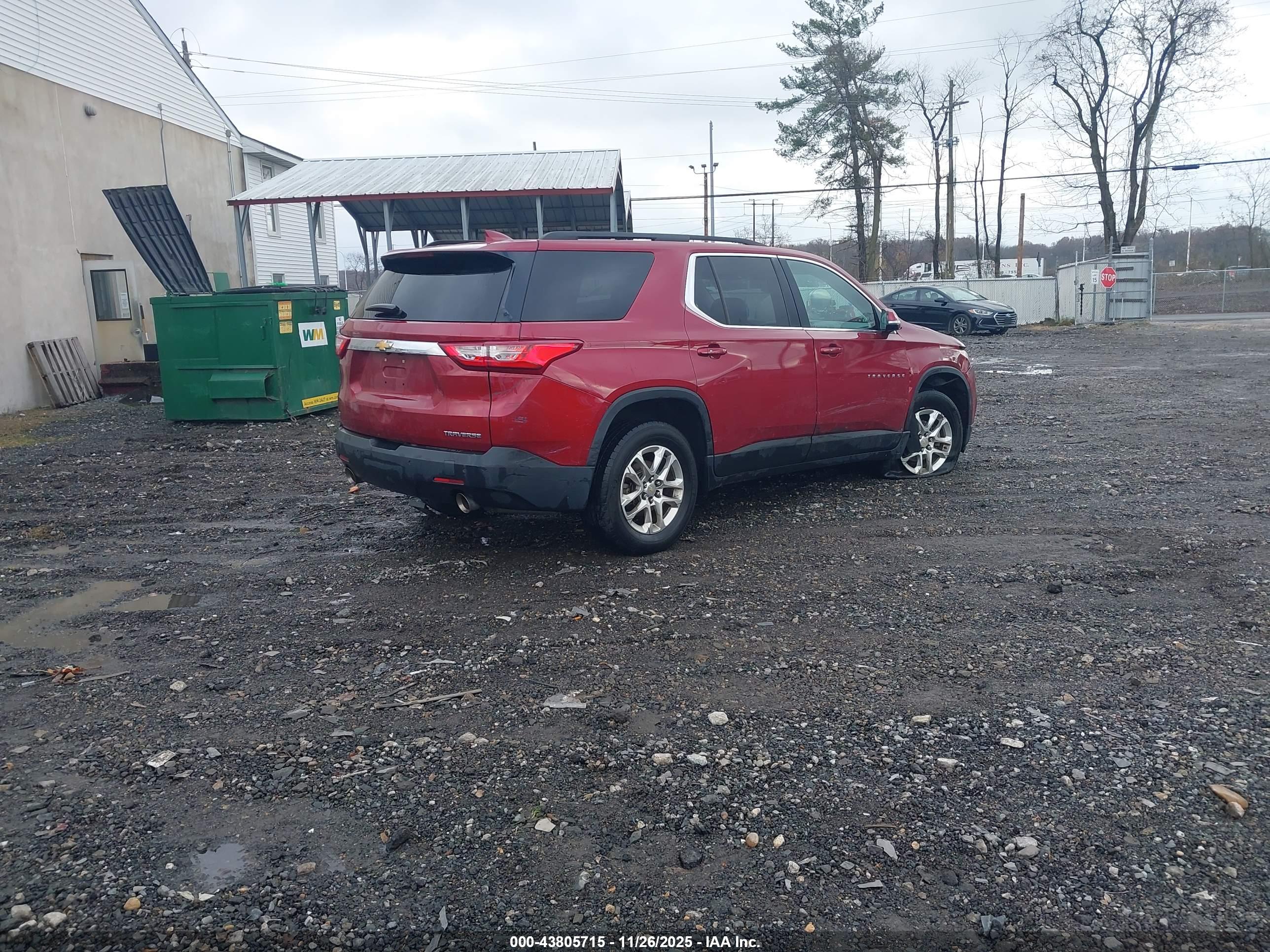 CHEVROLET TRAVERSE image 4