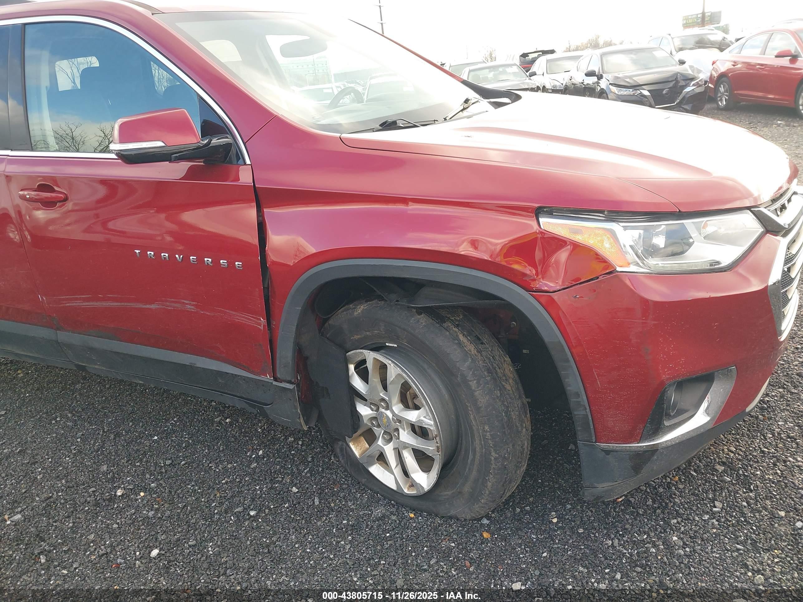 CHEVROLET TRAVERSE image 6