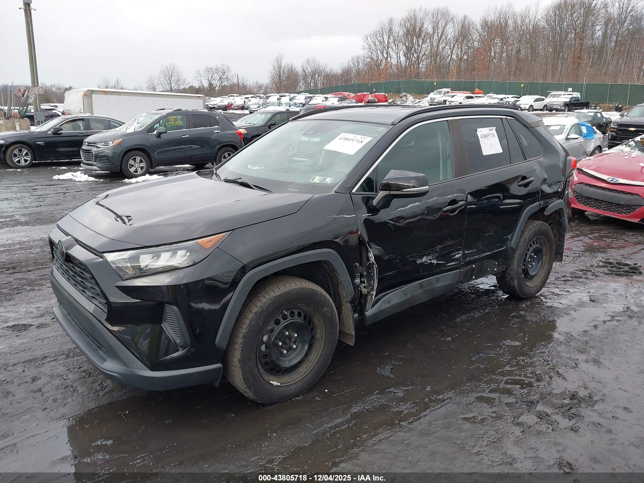 TOYOTA RAV4 image 2