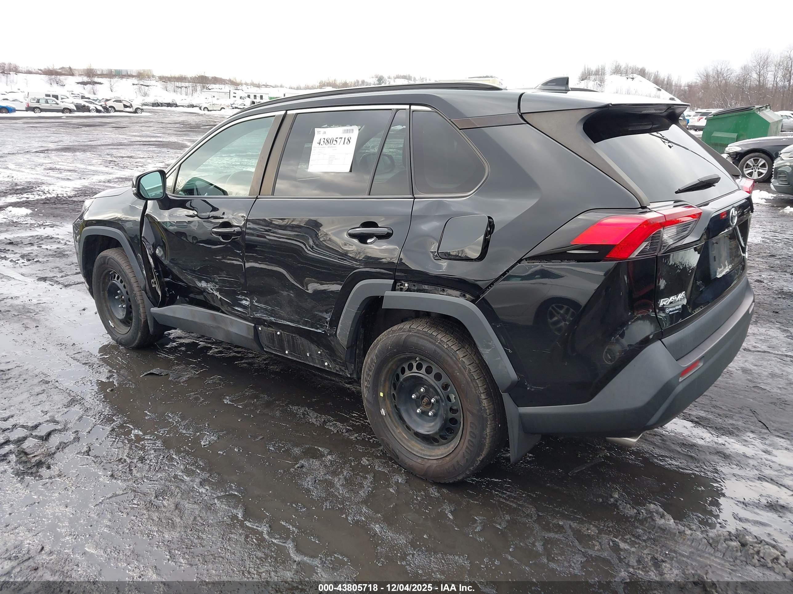 TOYOTA RAV4 image 3