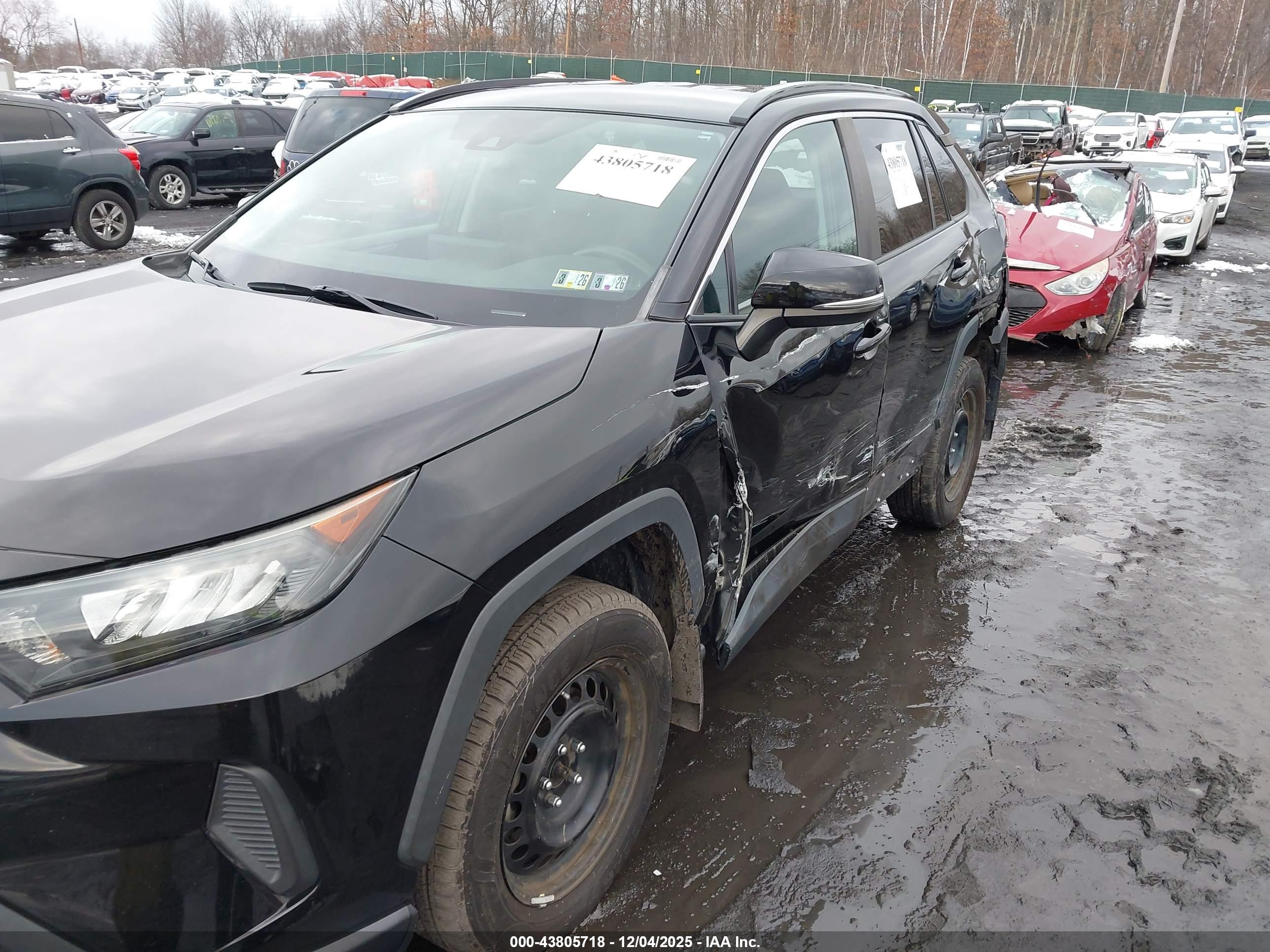 TOYOTA RAV4 image 6