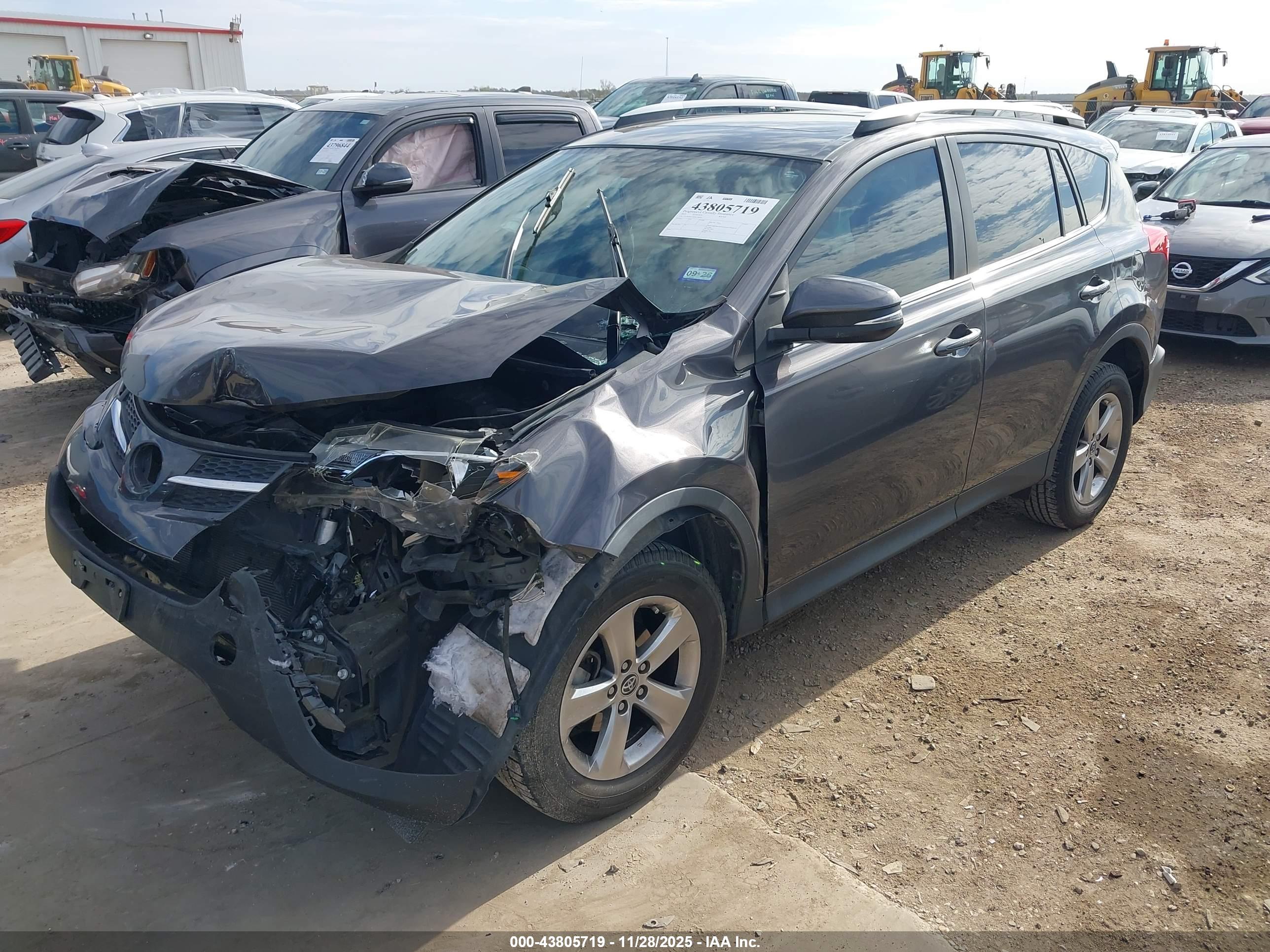TOYOTA RAV4 image 2