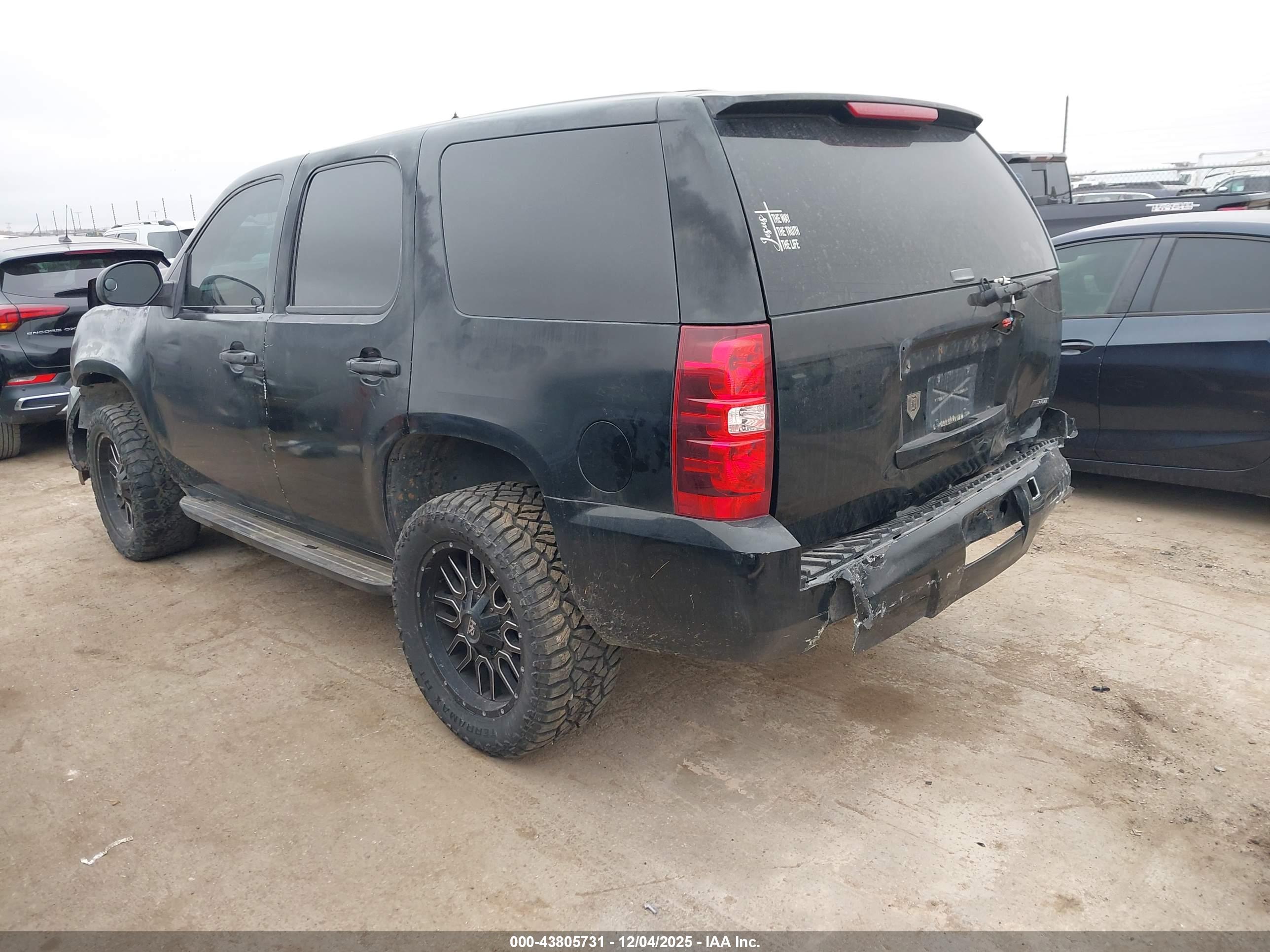 CHEVROLET TAHOE image 3