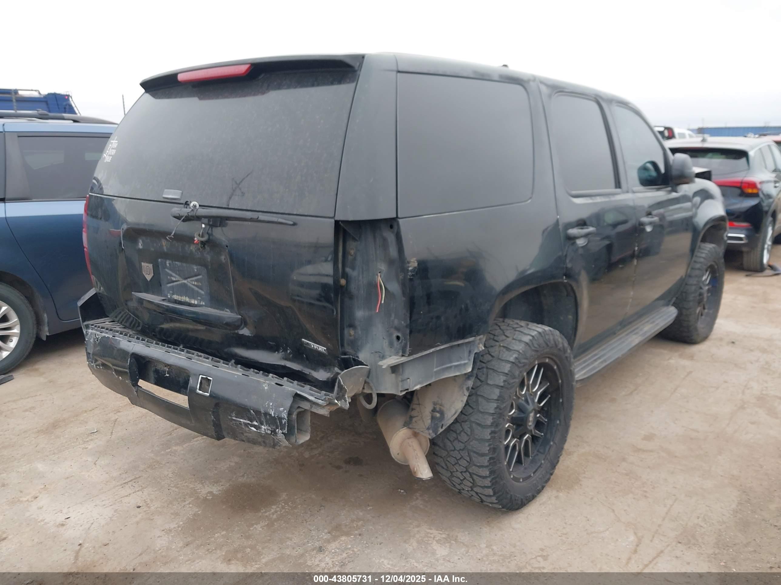 CHEVROLET TAHOE image 4
