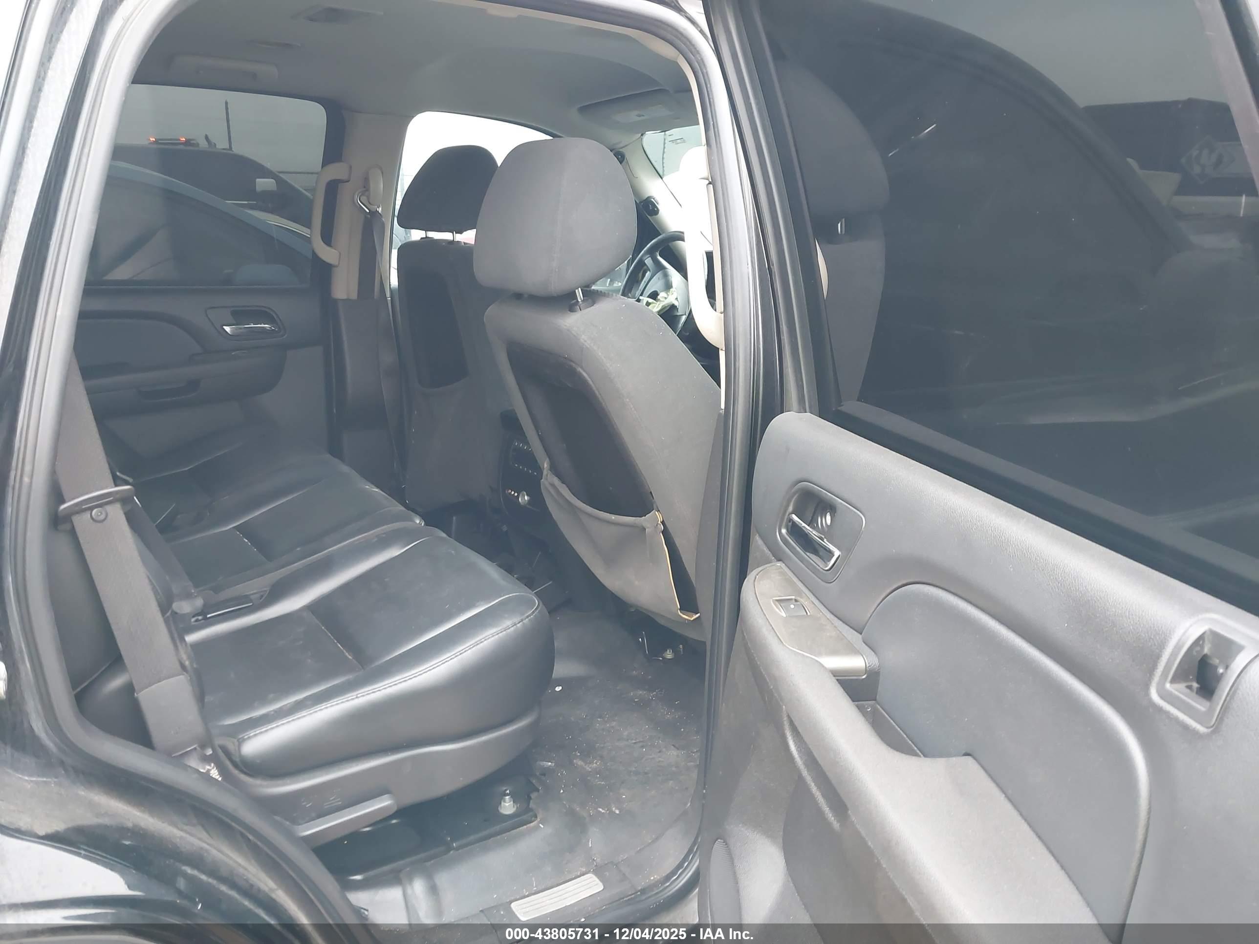 CHEVROLET TAHOE image 8