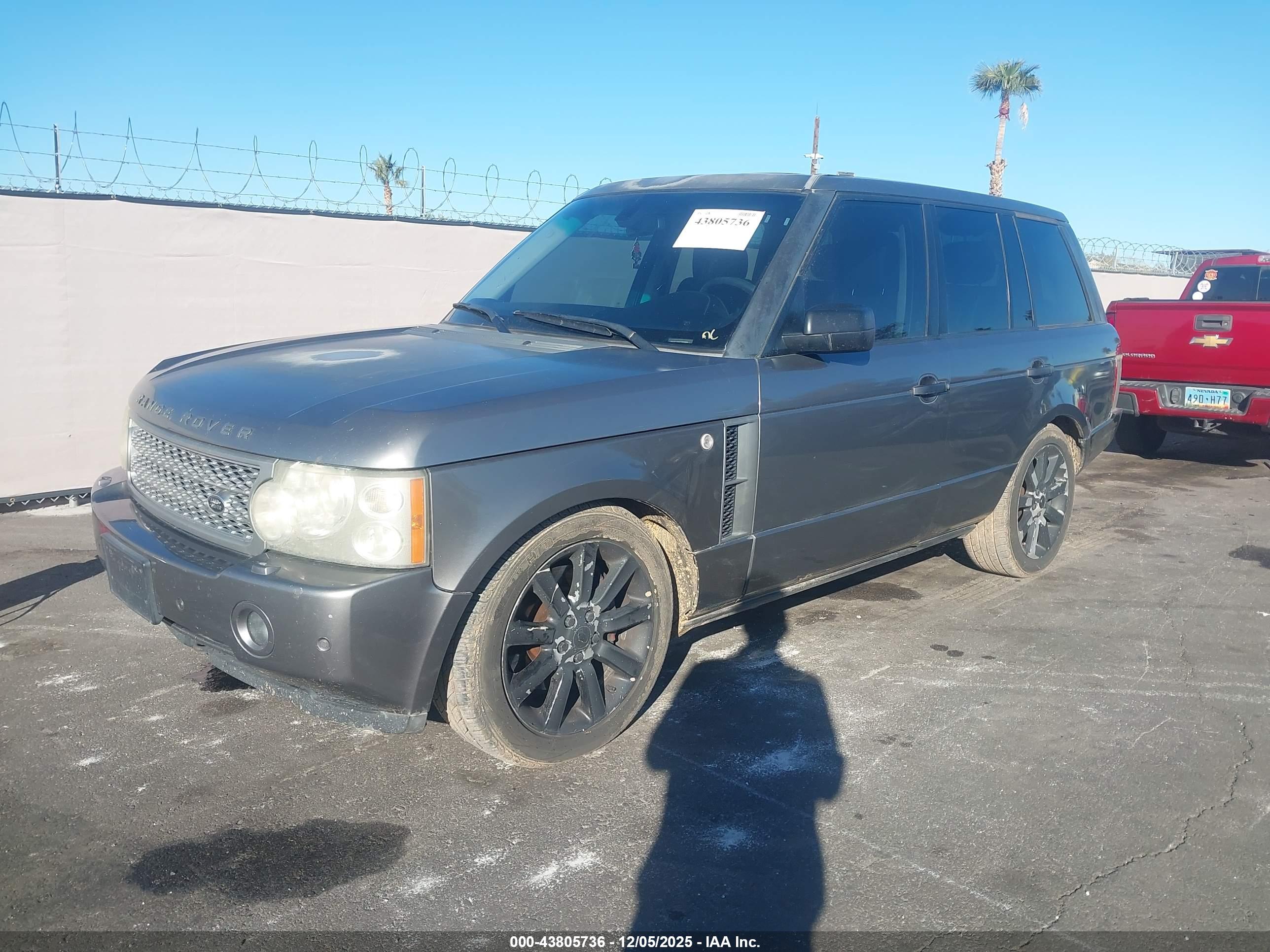 LAND ROVER image 2