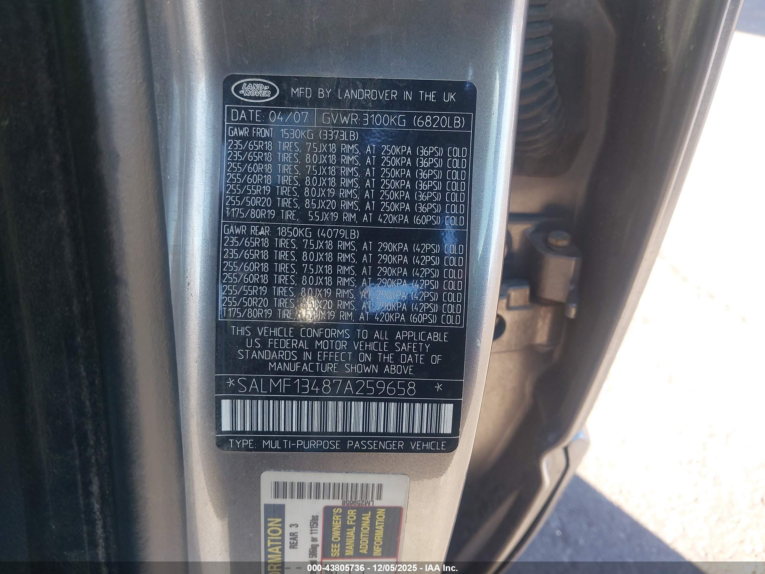LAND ROVER image 9
