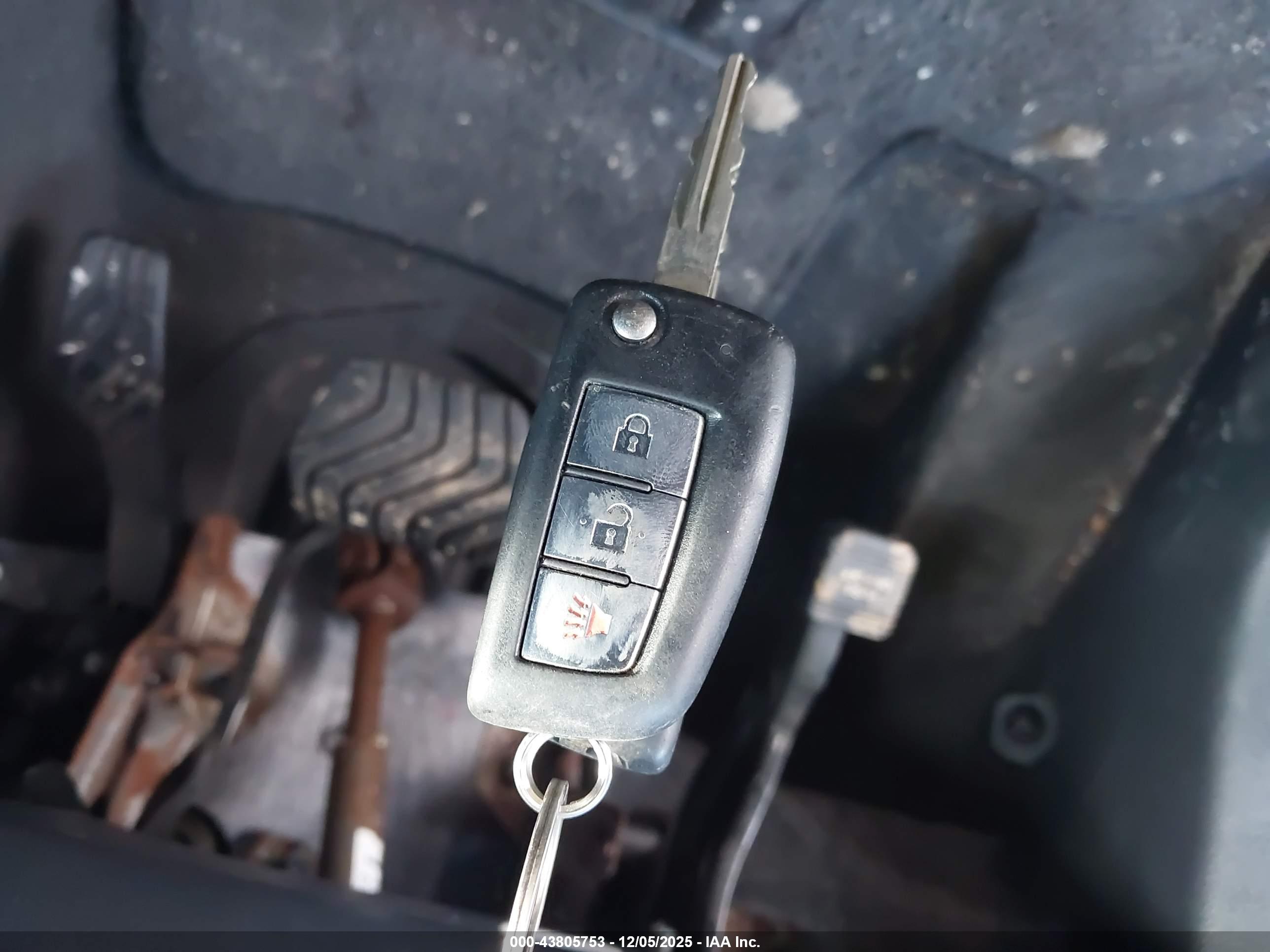 NISSAN ROGUE image 11