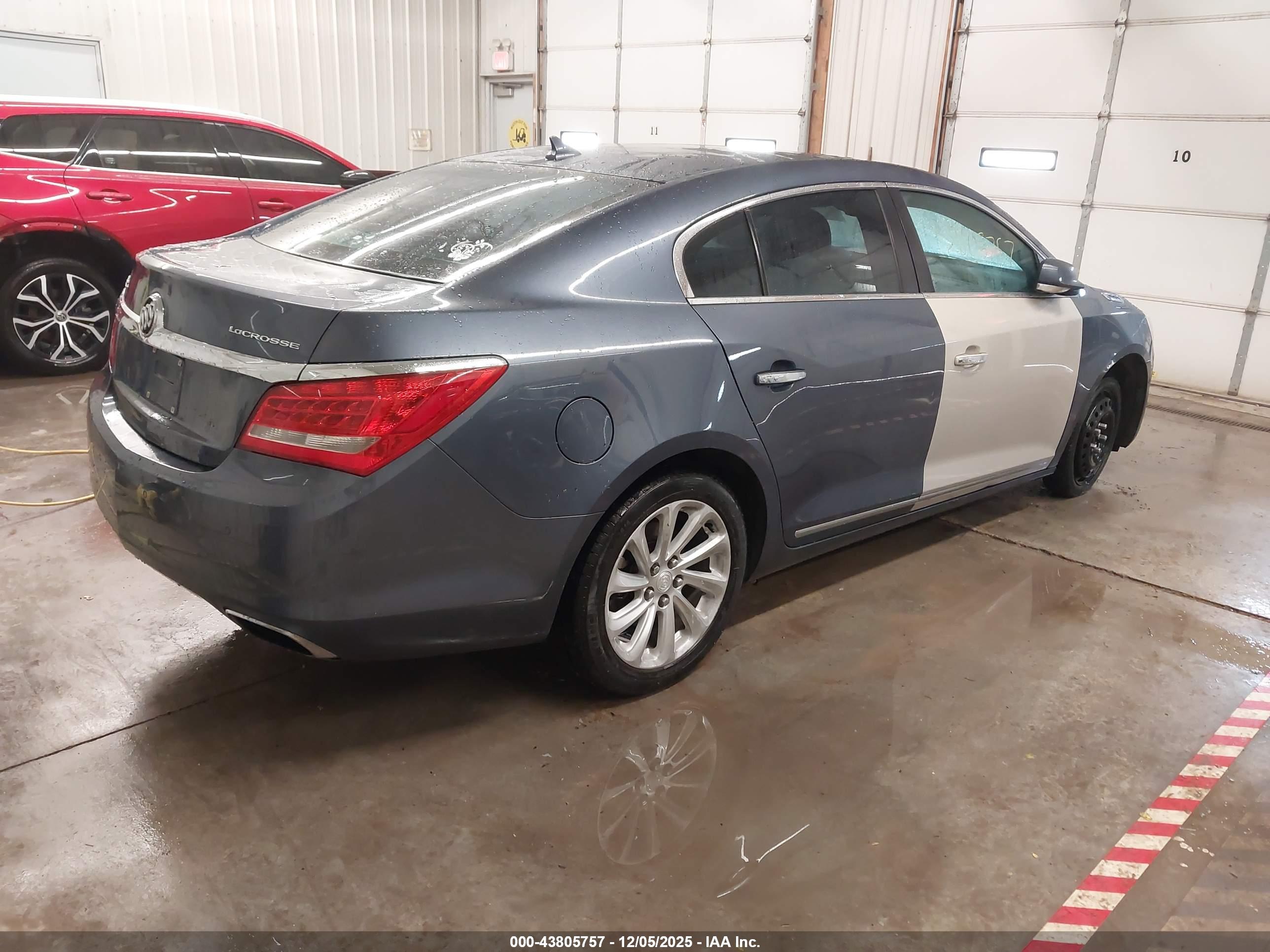 BUICK LACROSSE image 4