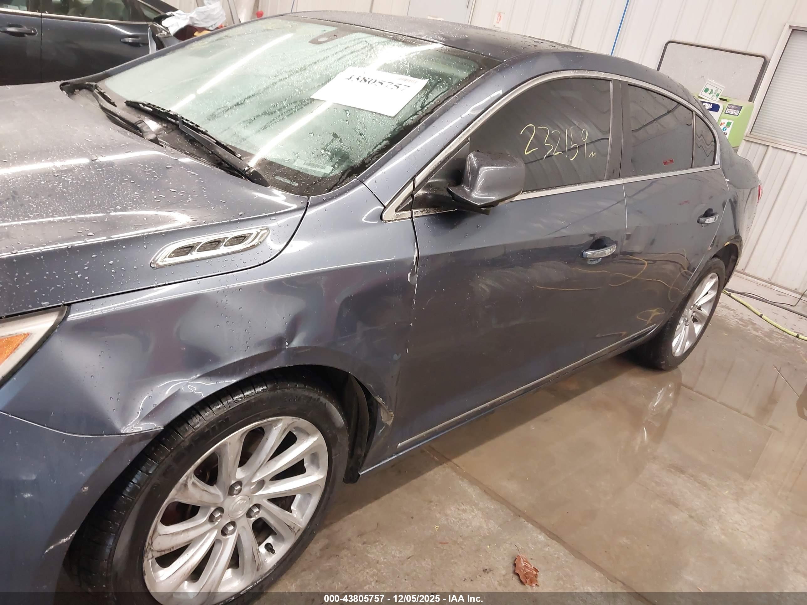 BUICK LACROSSE image 6