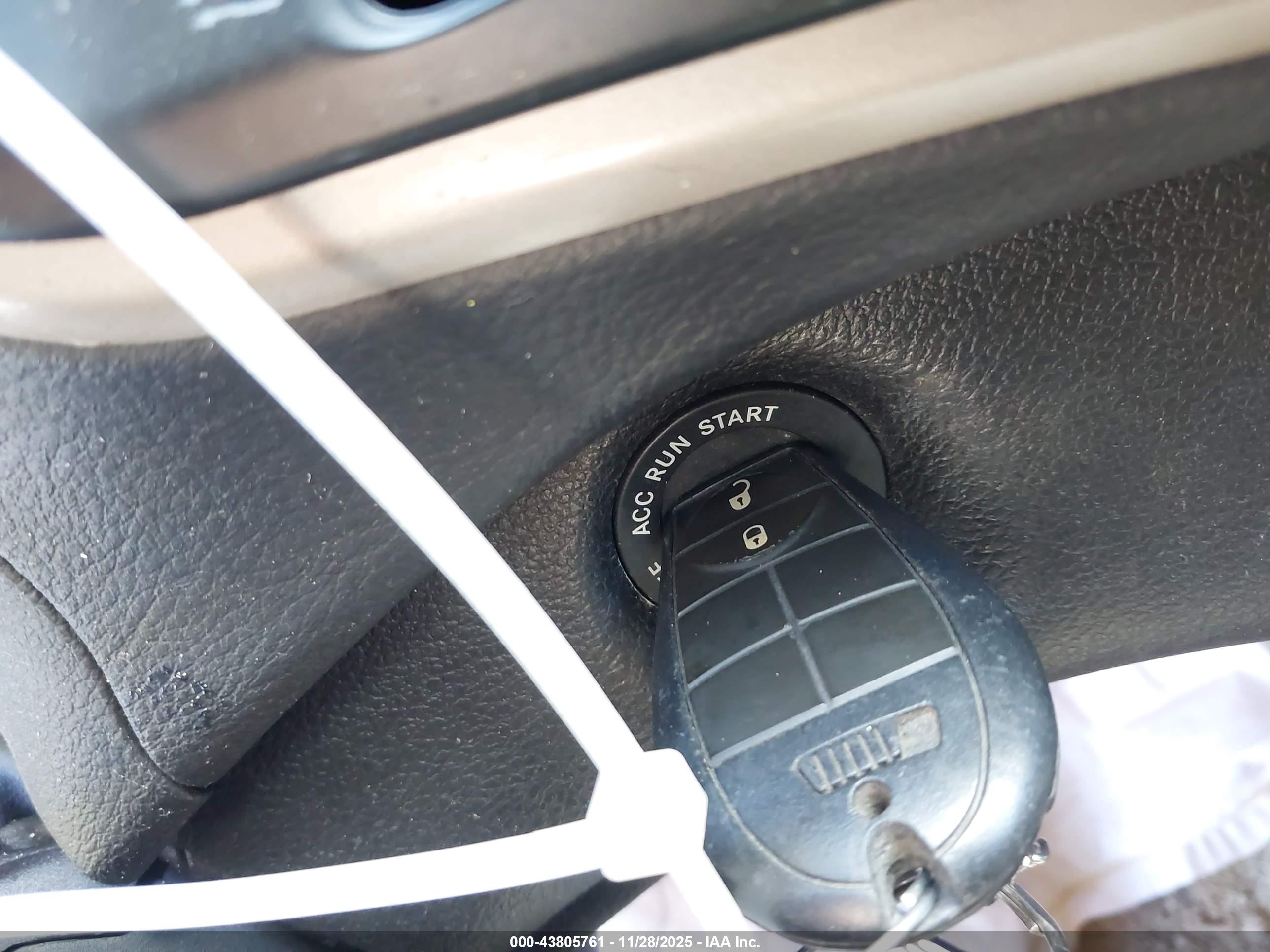 JEEP CHEROKEE image 11