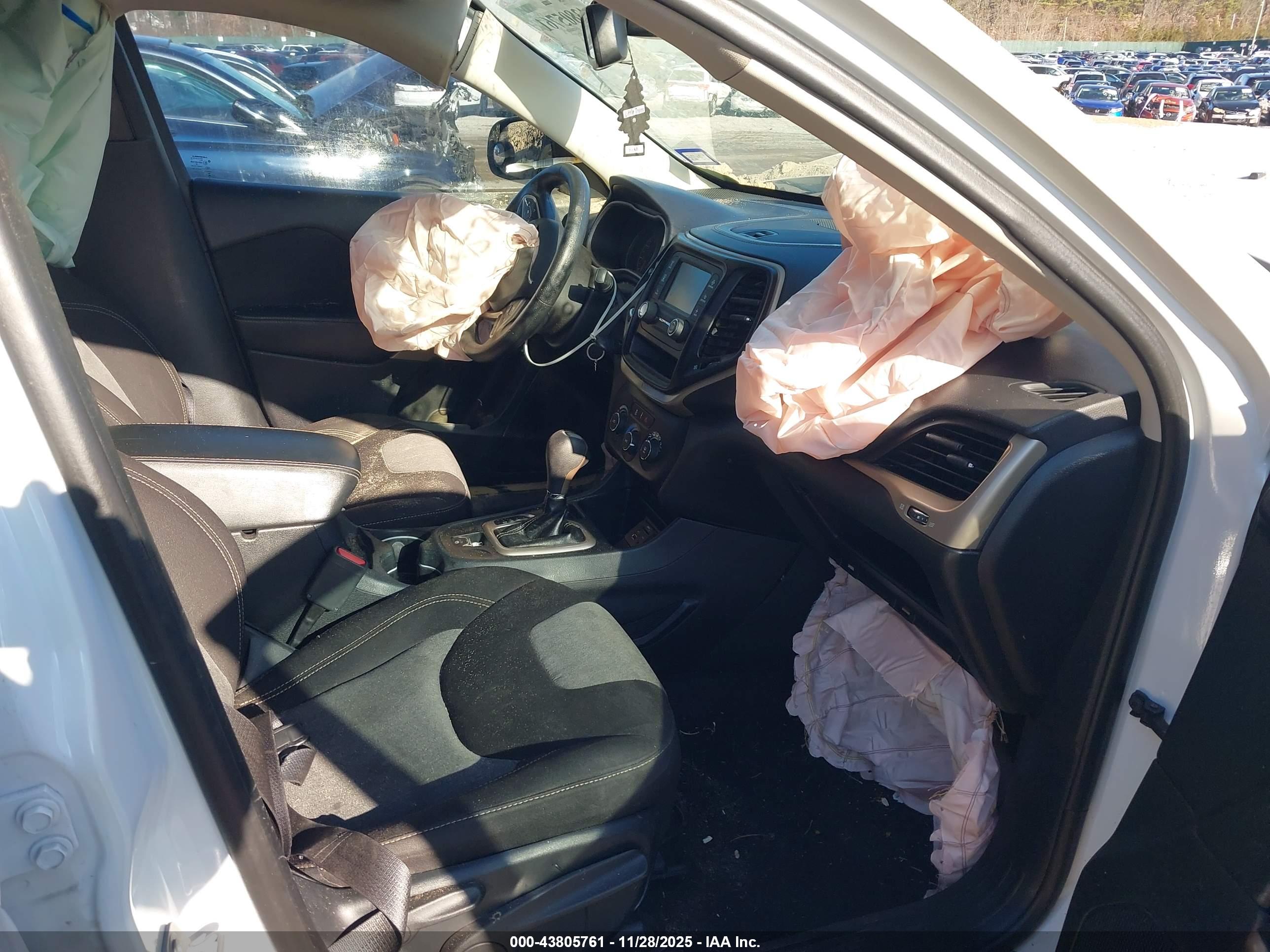 JEEP CHEROKEE image 5