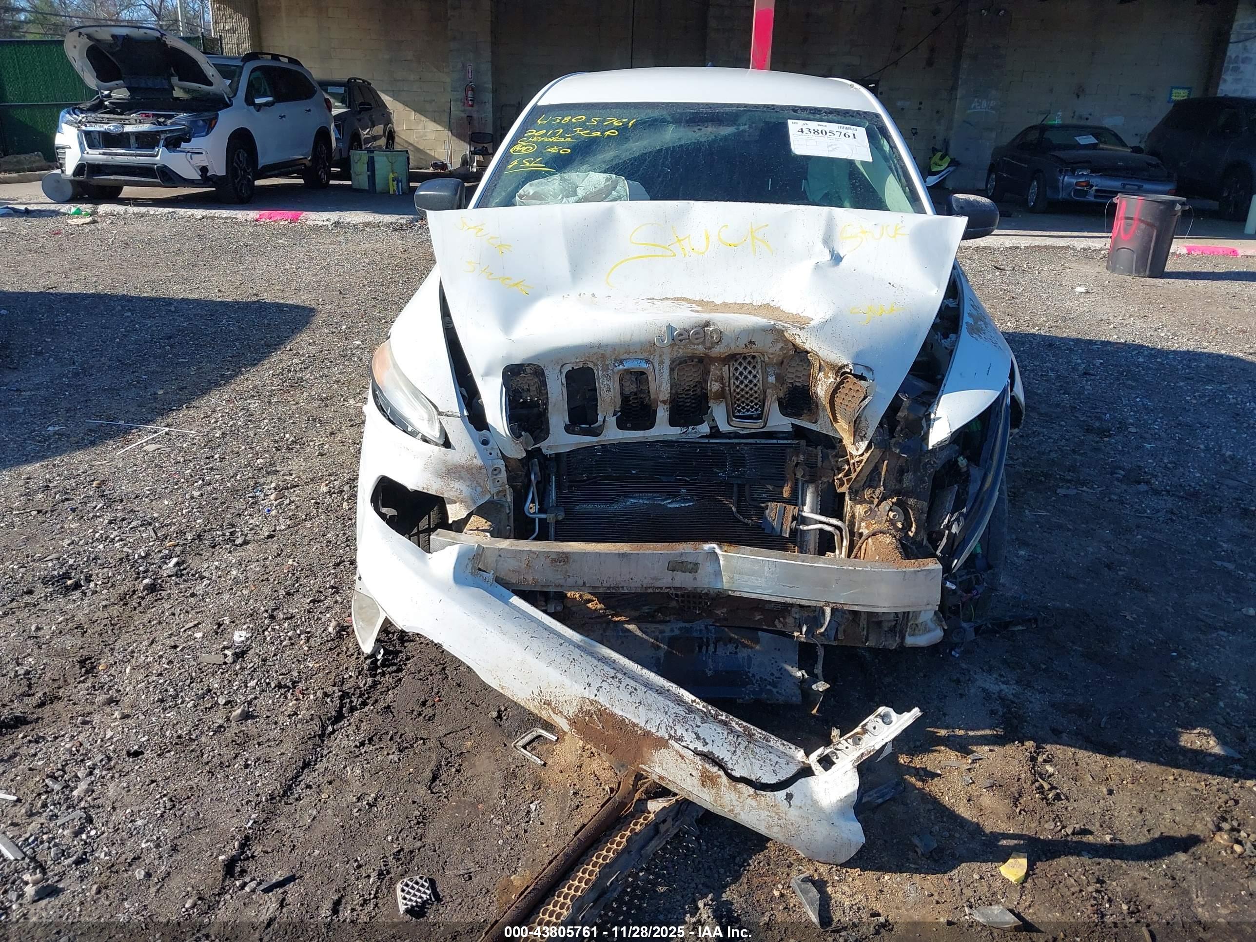 JEEP CHEROKEE image 6
