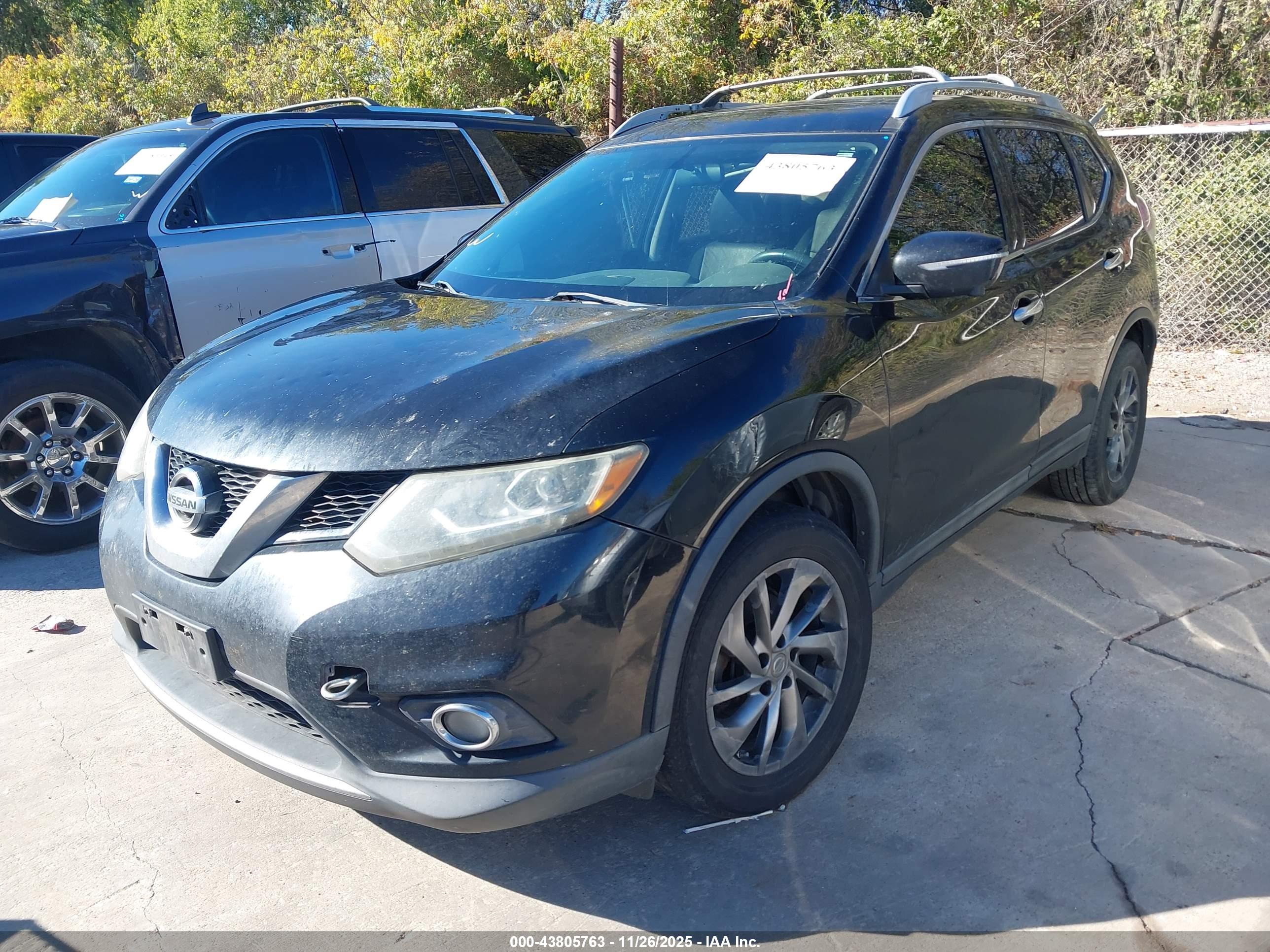 NISSAN ROGUE image 2