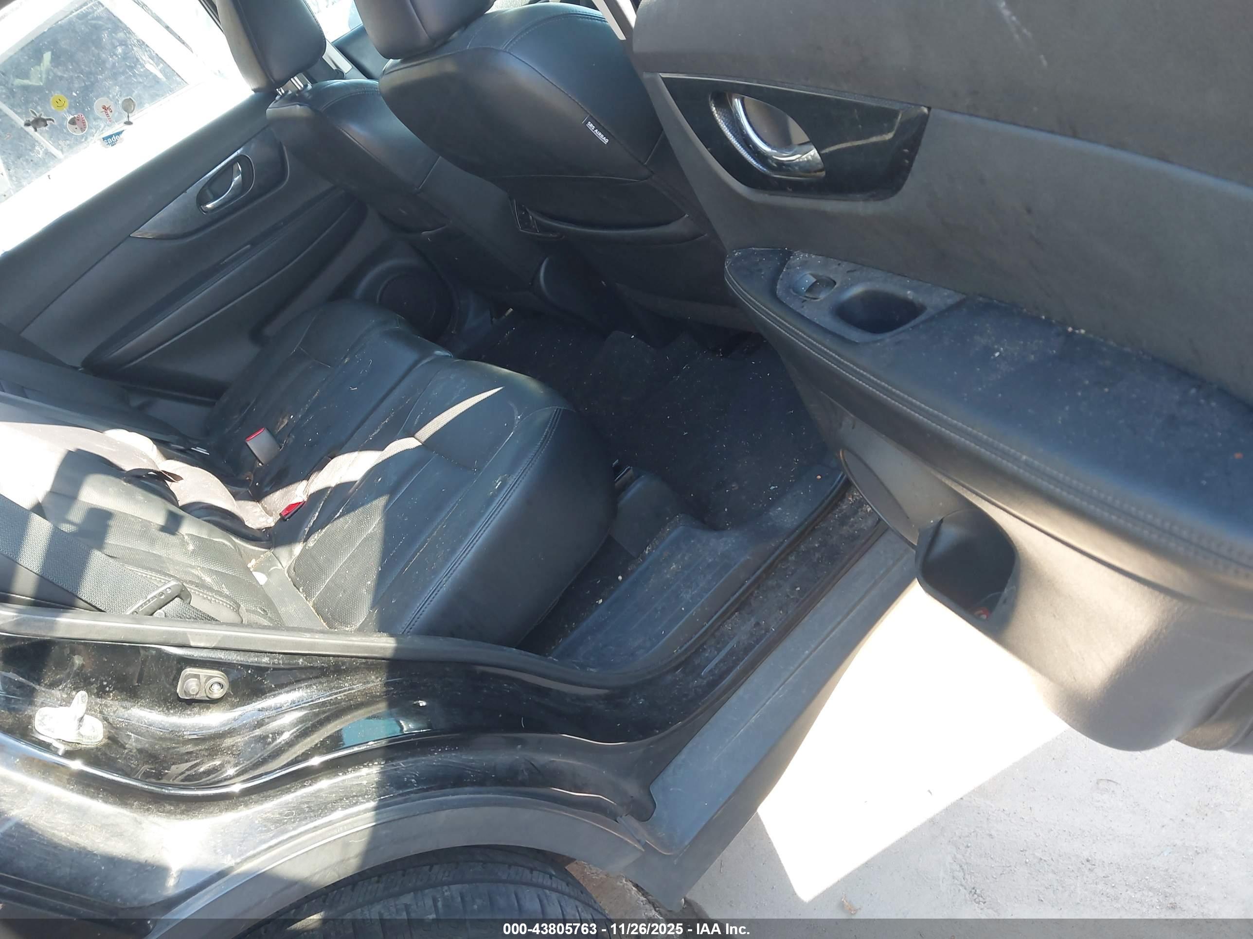 NISSAN ROGUE image 8