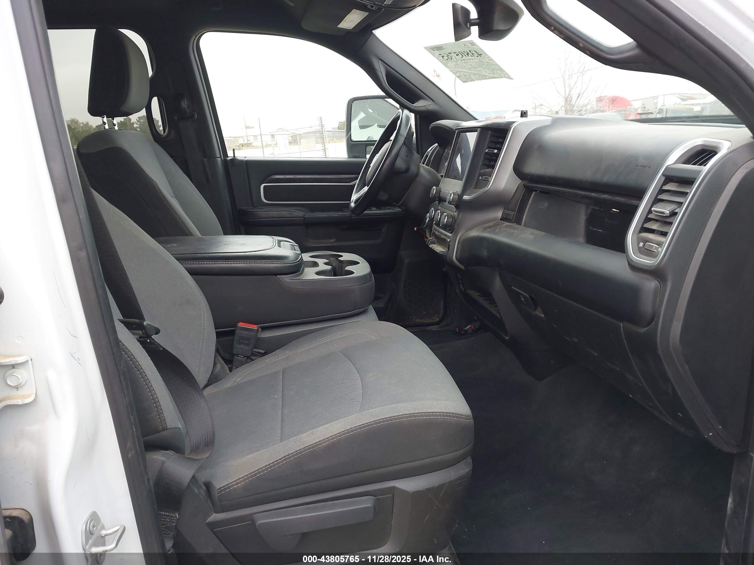 RAM 2500 image 5
