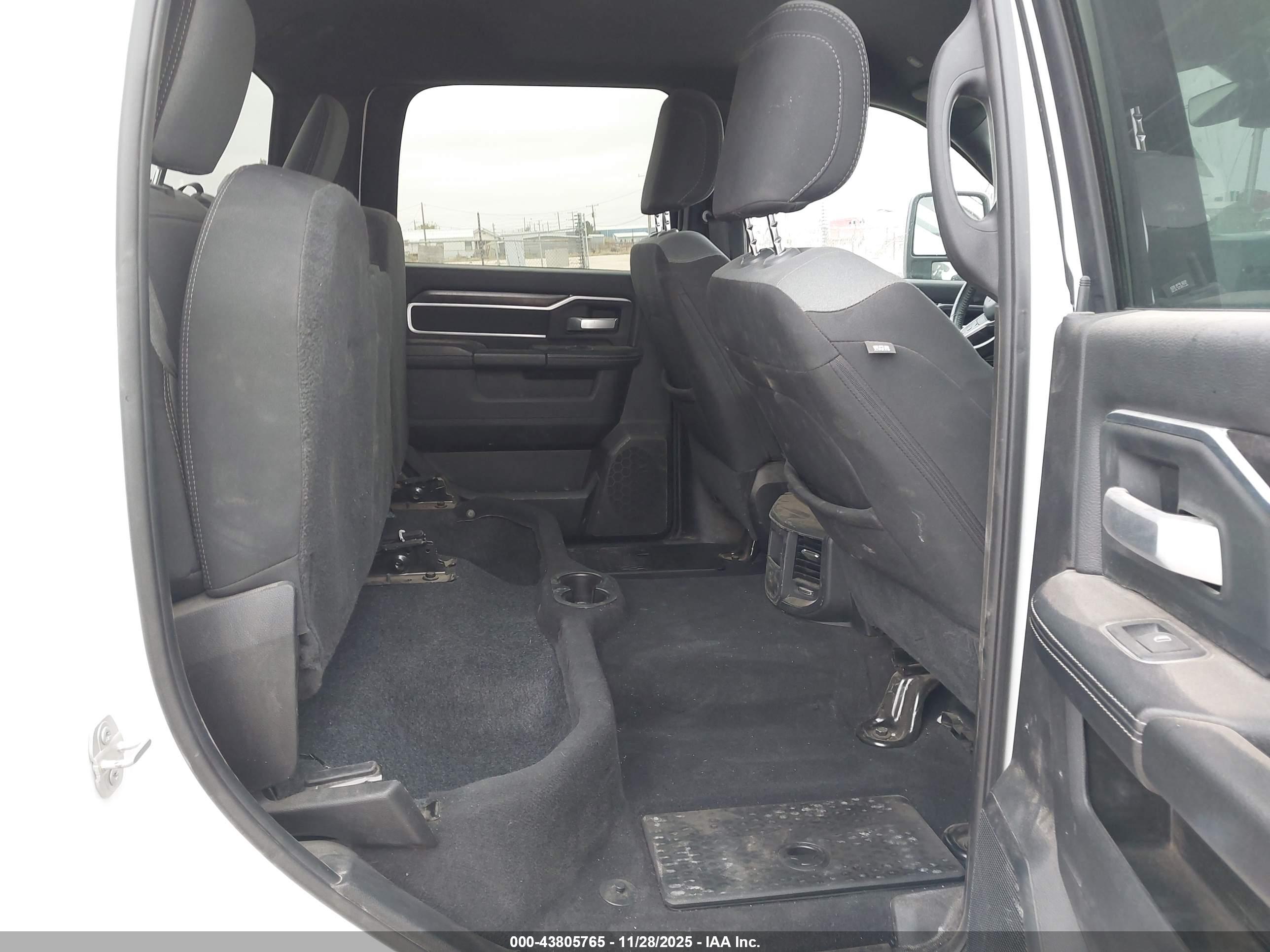 RAM 2500 image 8