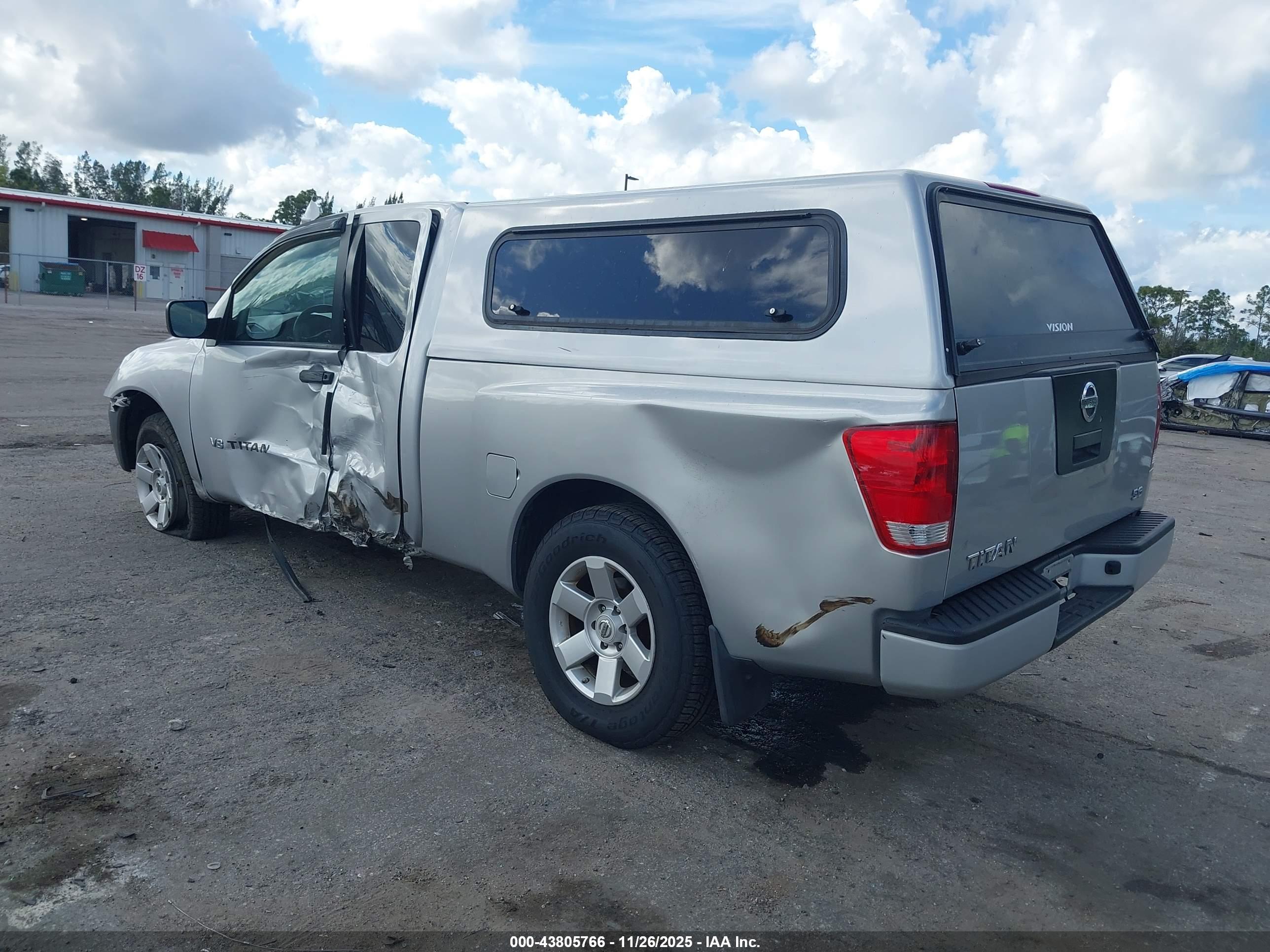 NISSAN TITAN image 3