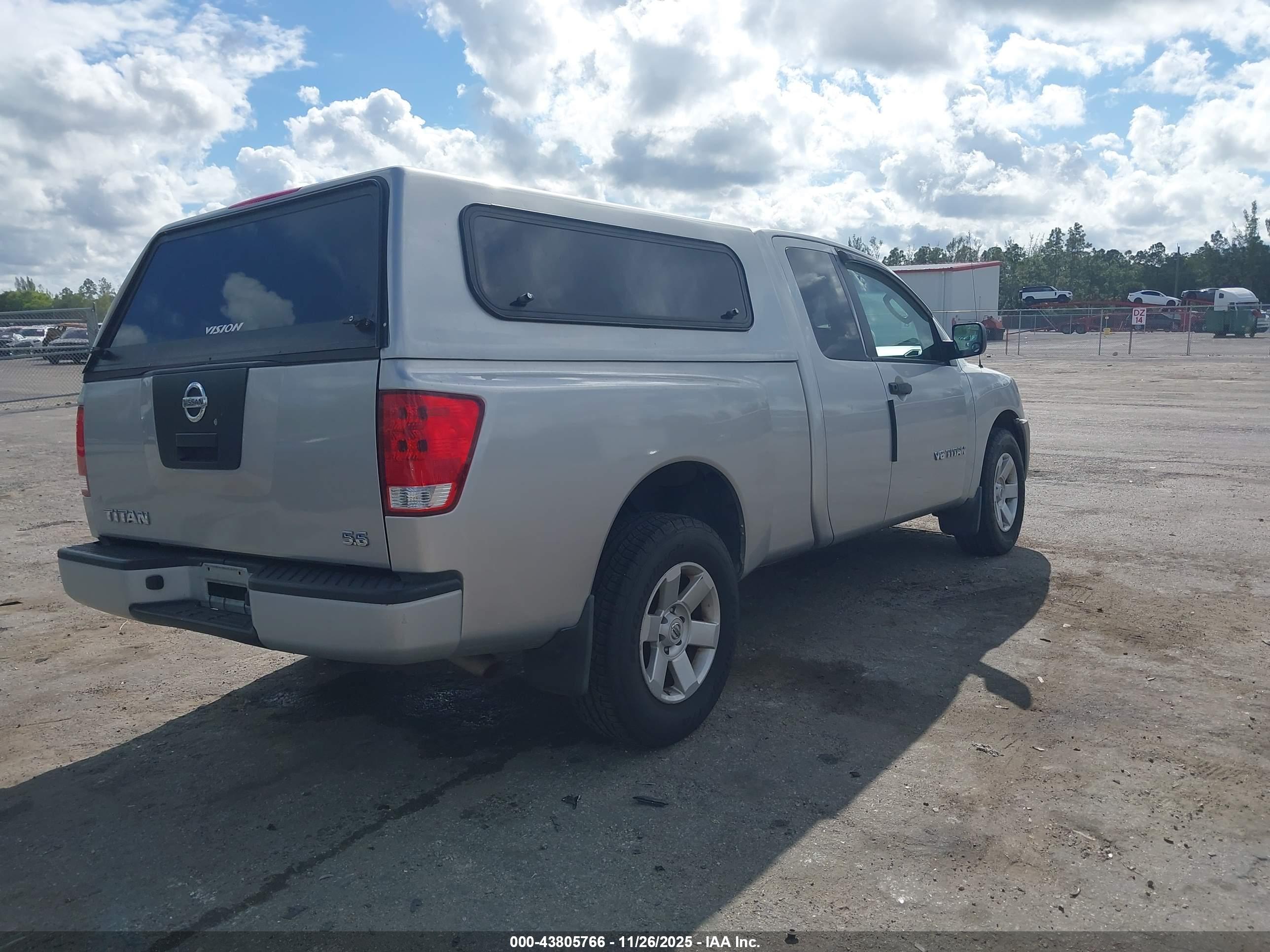 NISSAN TITAN image 4