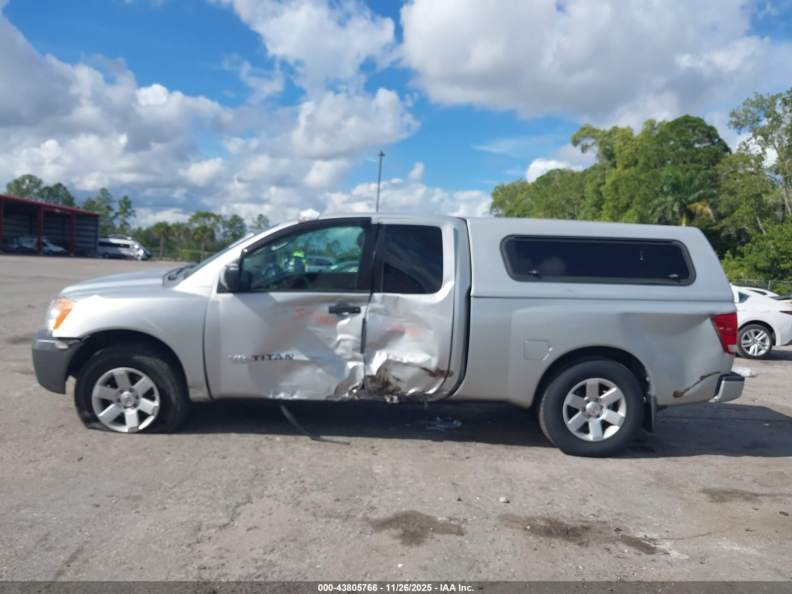 NISSAN TITAN image 6