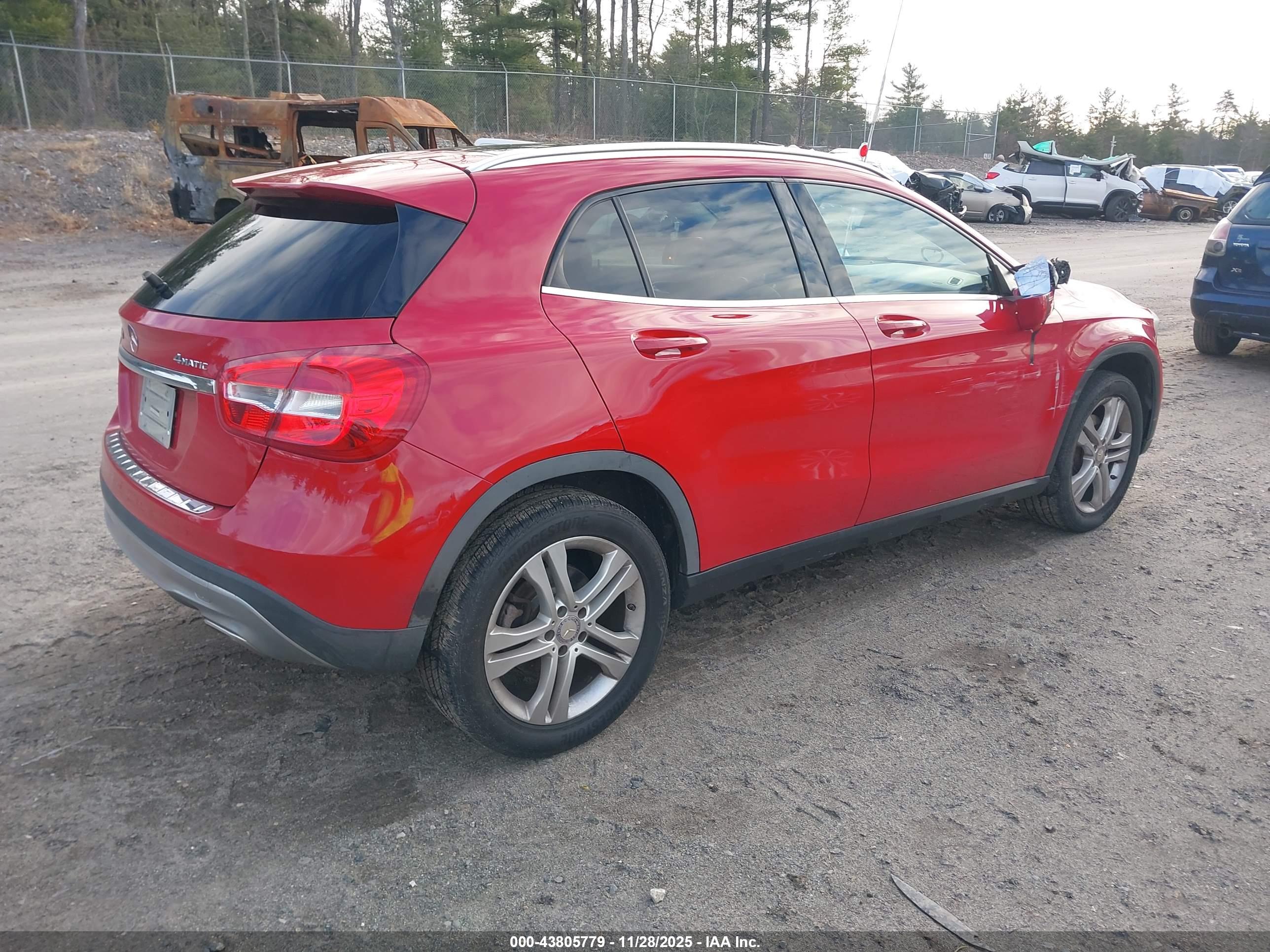 MERCEDES-BENZ GLA image 4