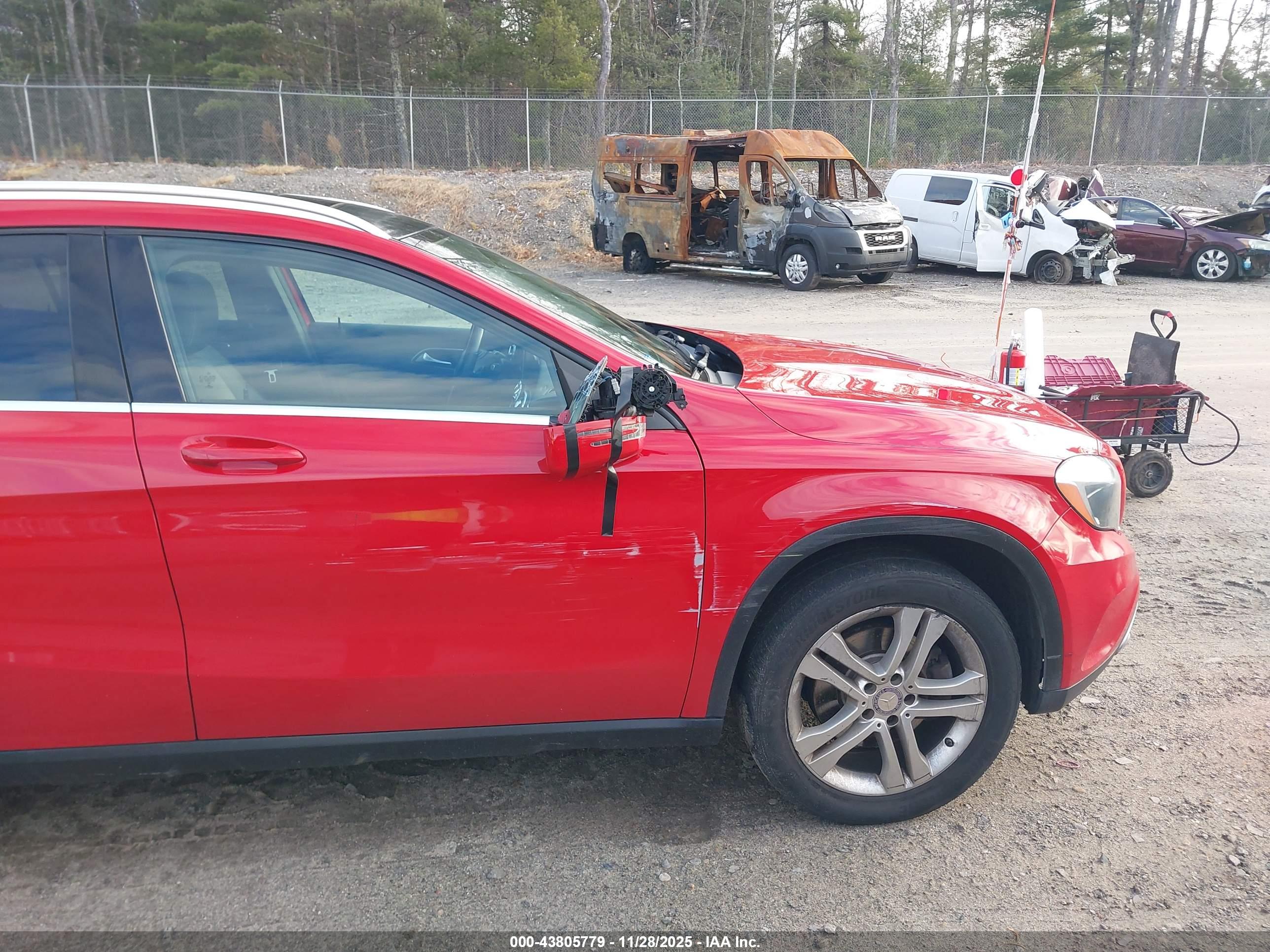 MERCEDES-BENZ GLA image 6