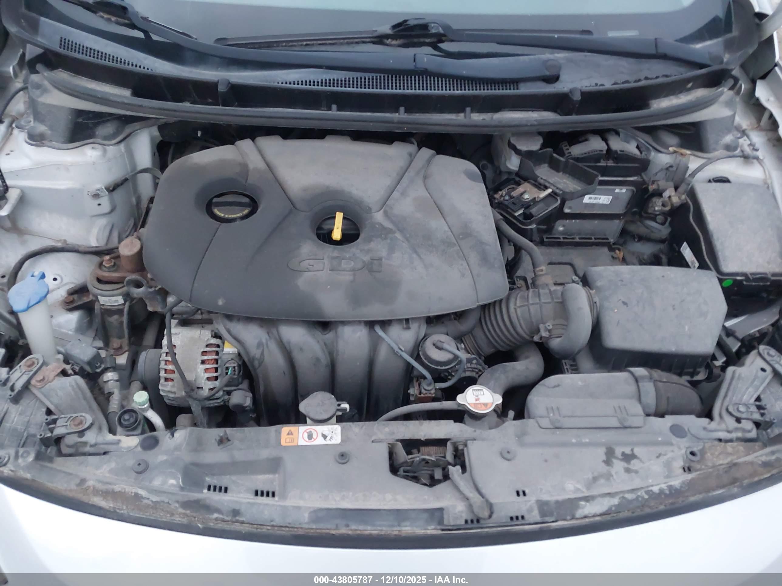 HYUNDAI ELANTRA image 10