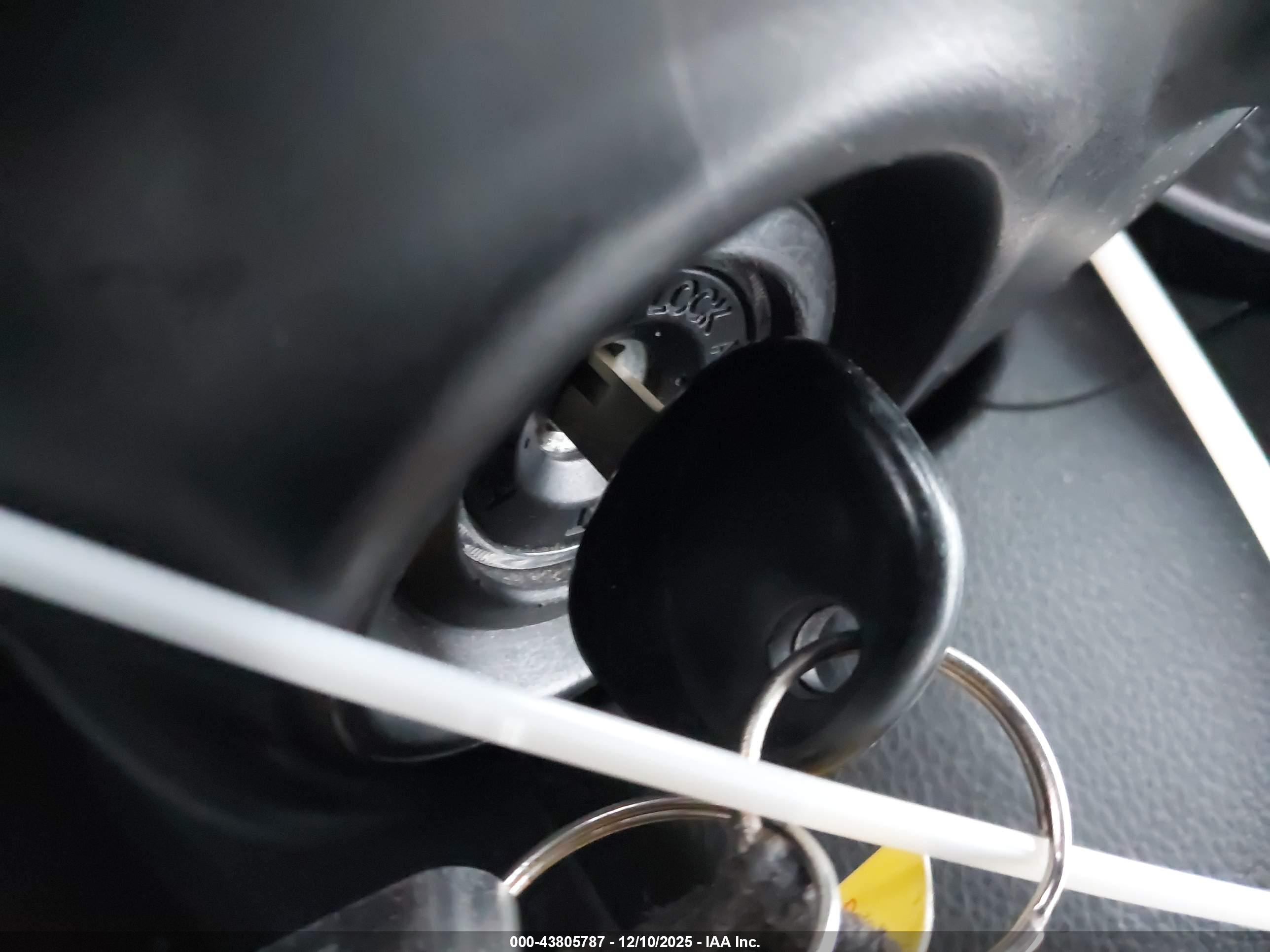 HYUNDAI ELANTRA image 11