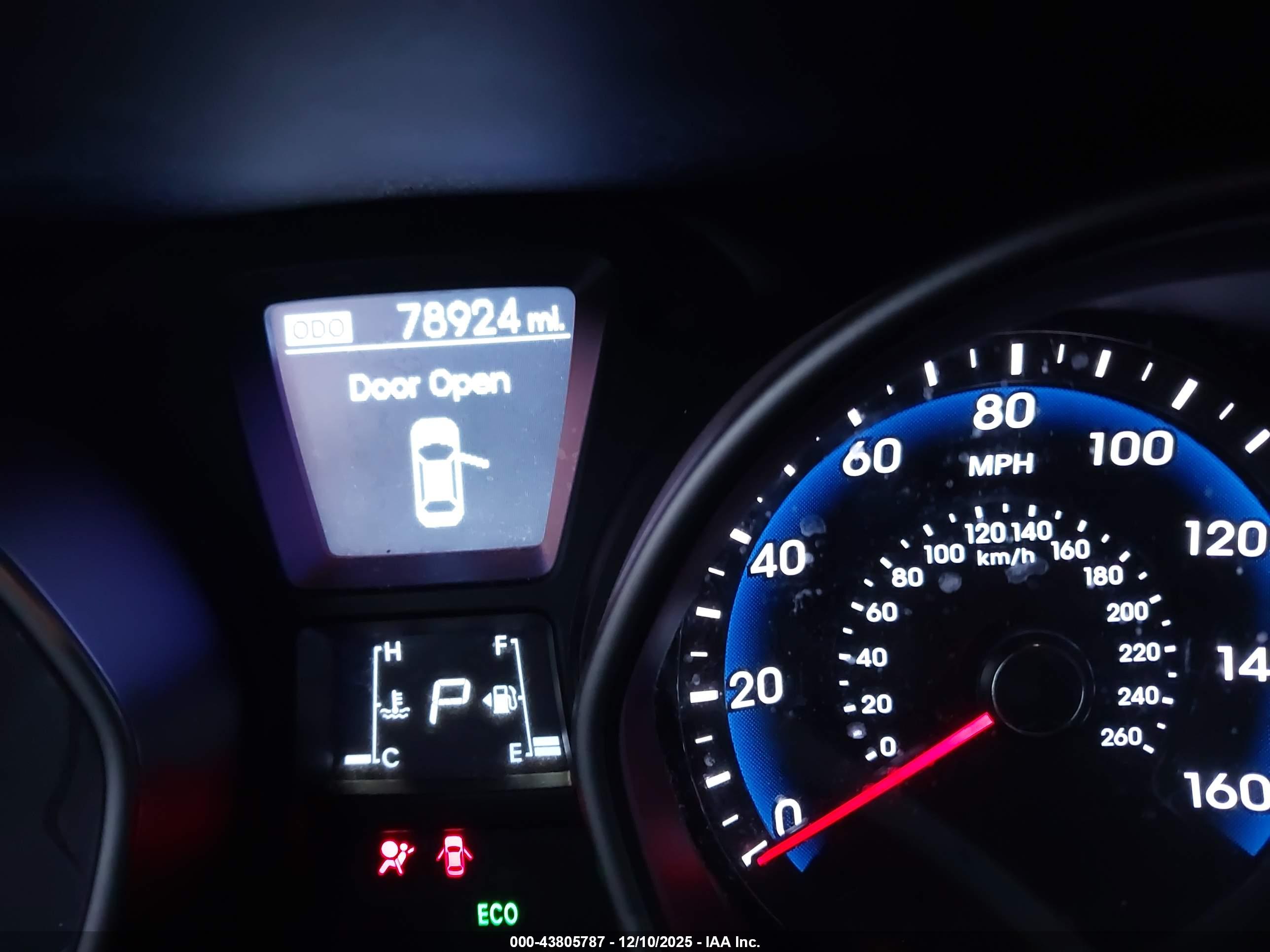 HYUNDAI ELANTRA image 7