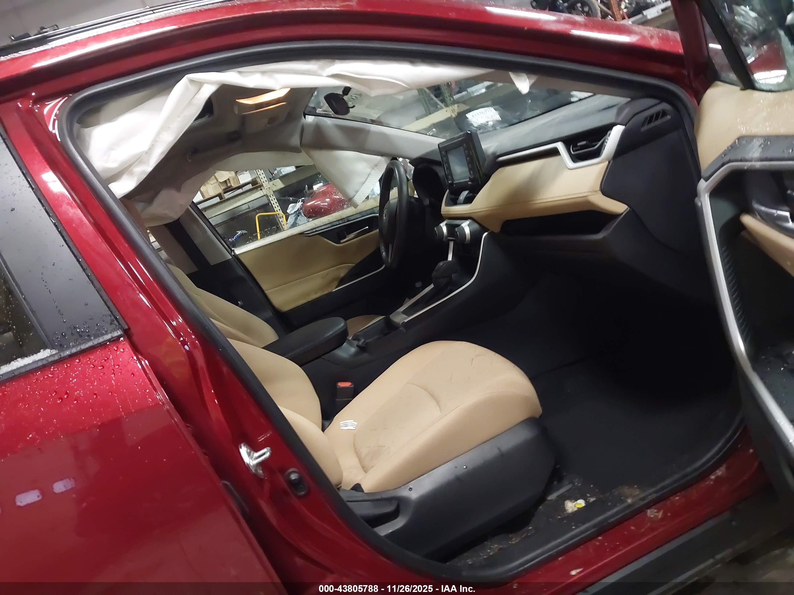 TOYOTA RAV4 image 5