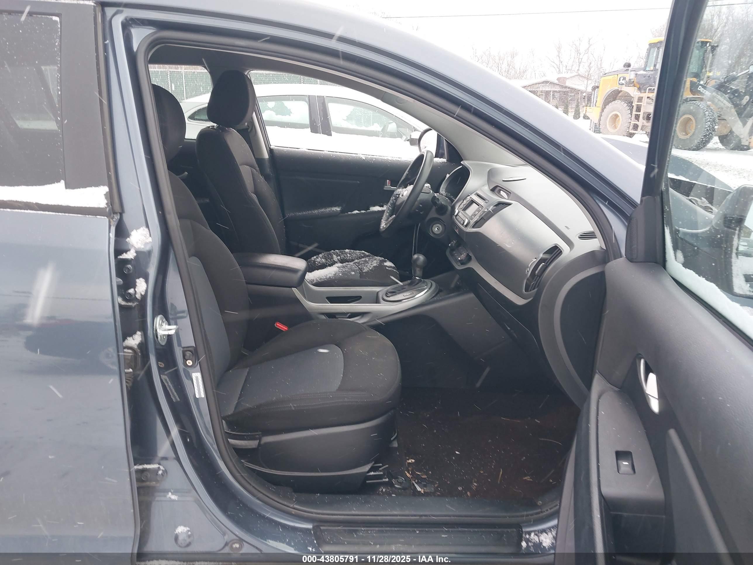 KIA SPORTAGE image 5