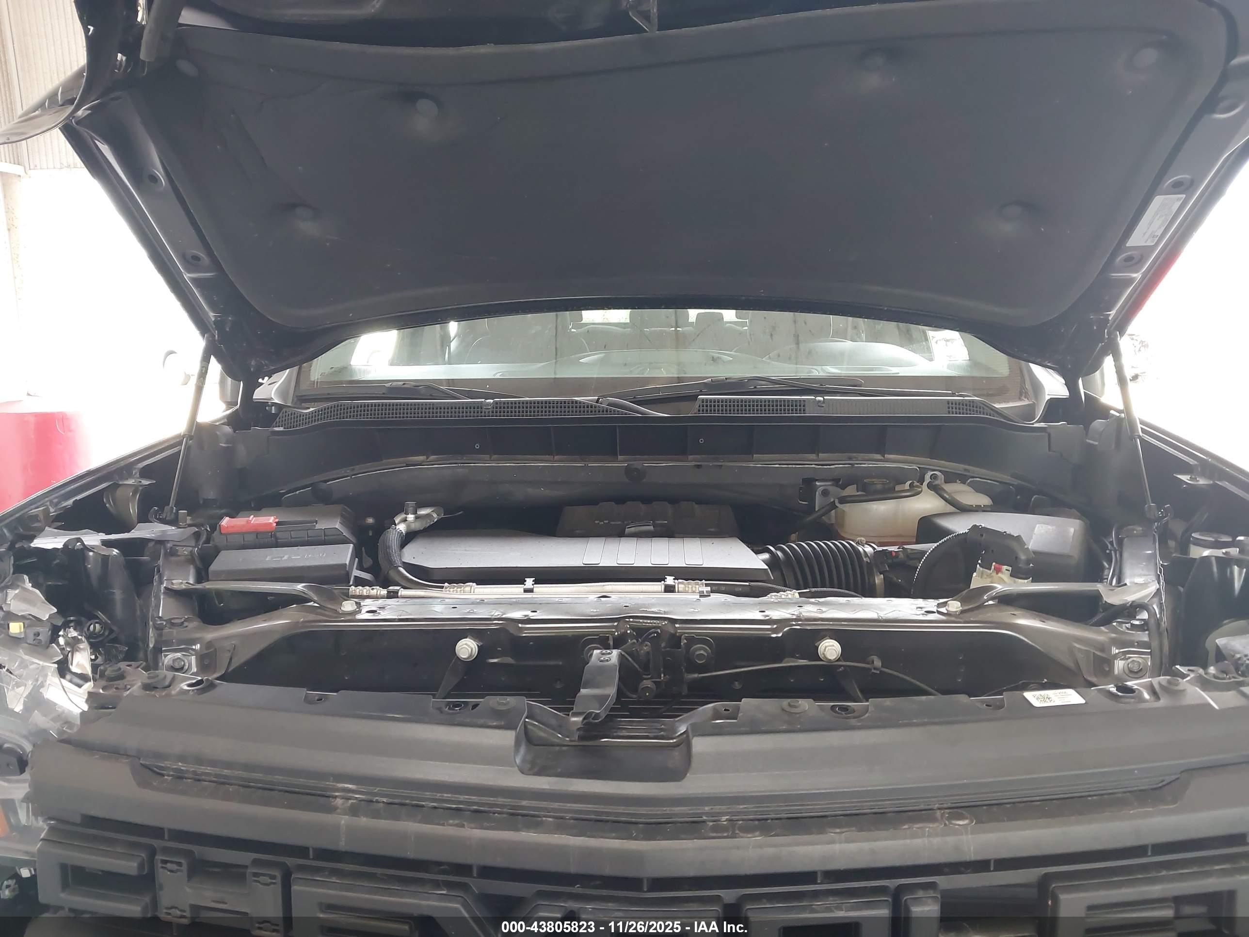 CHEVROLET SILVERADO image 10