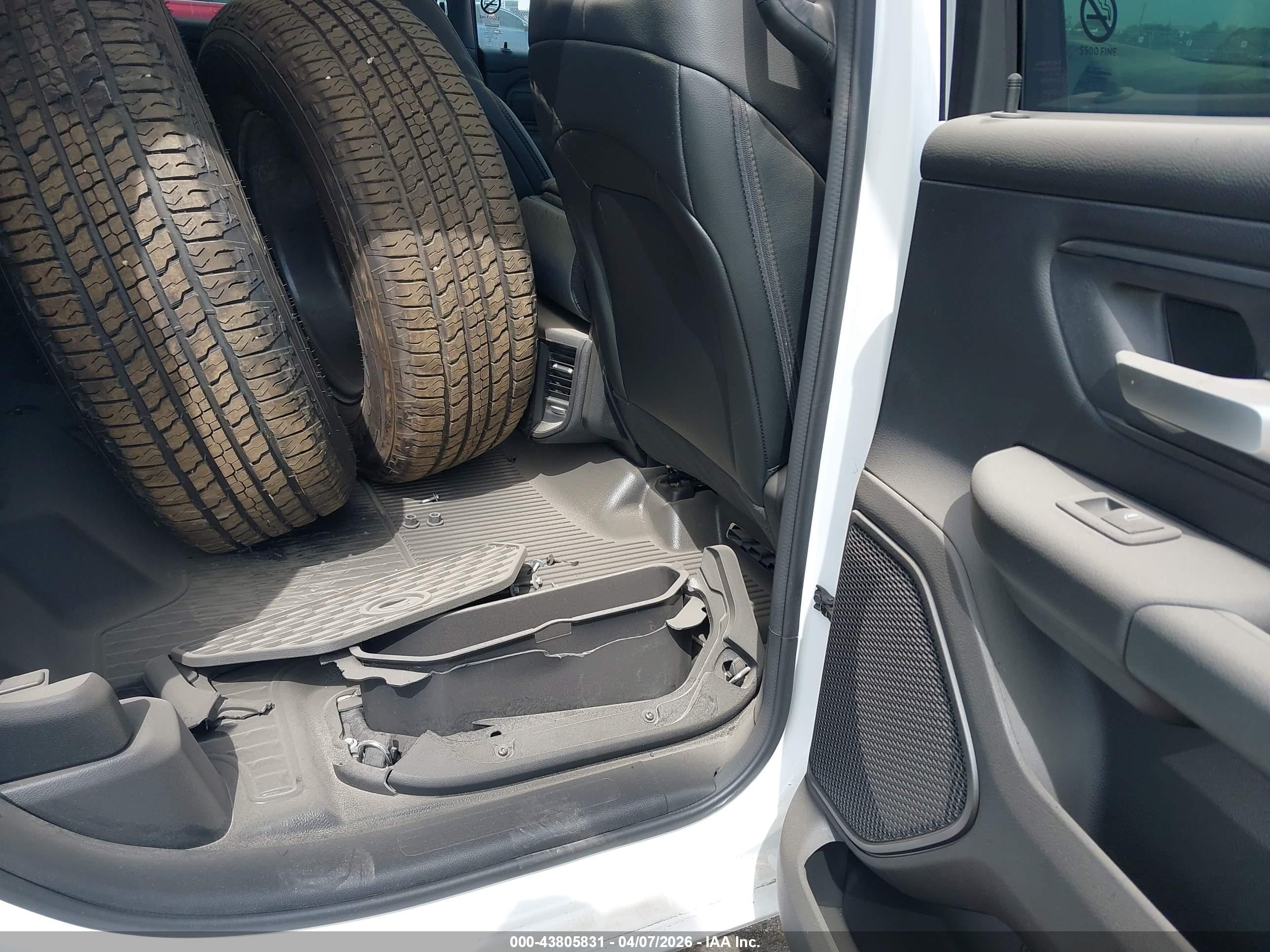 RAM 1500 image 8
