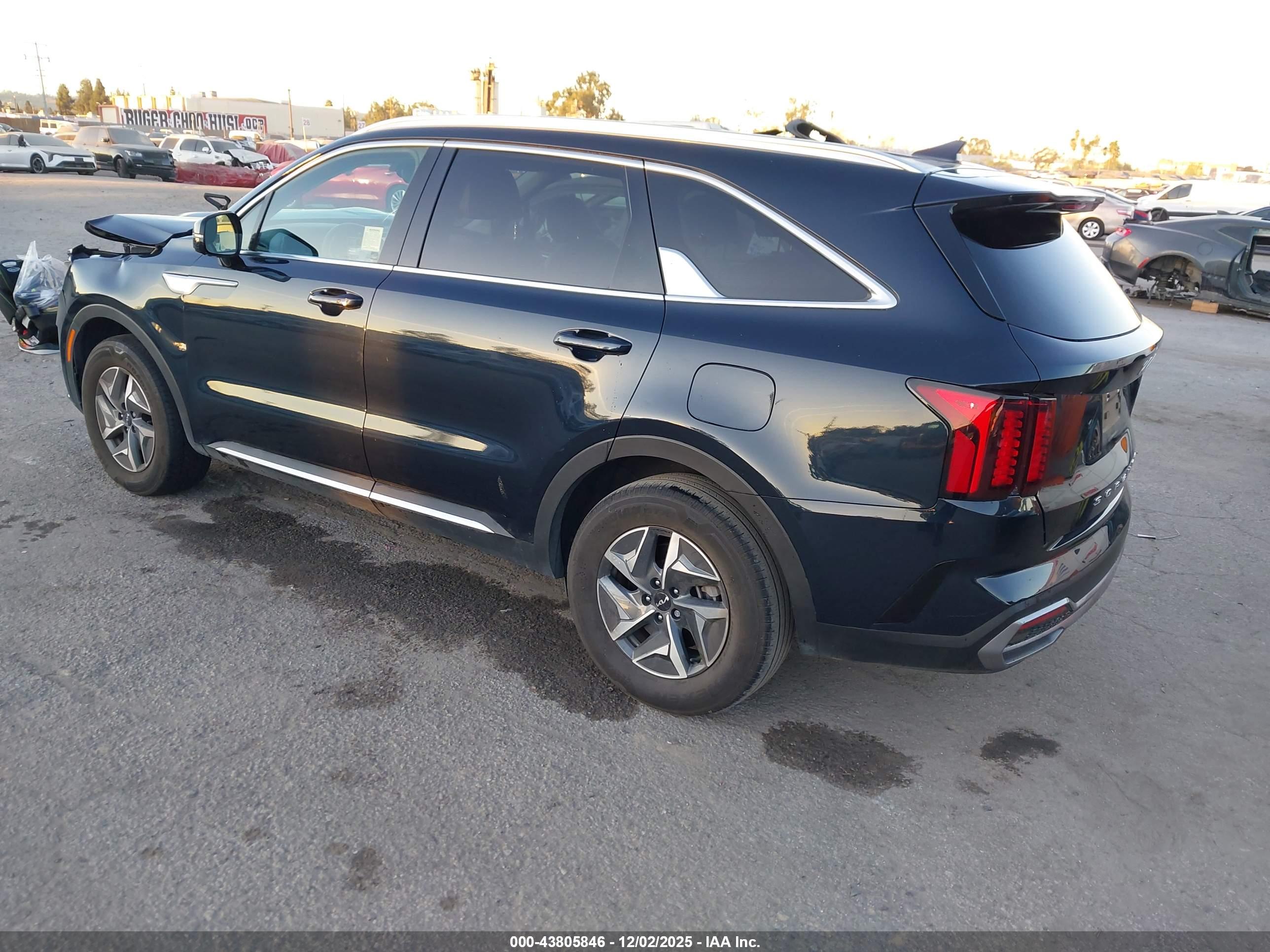 KIA SORENTO image 3