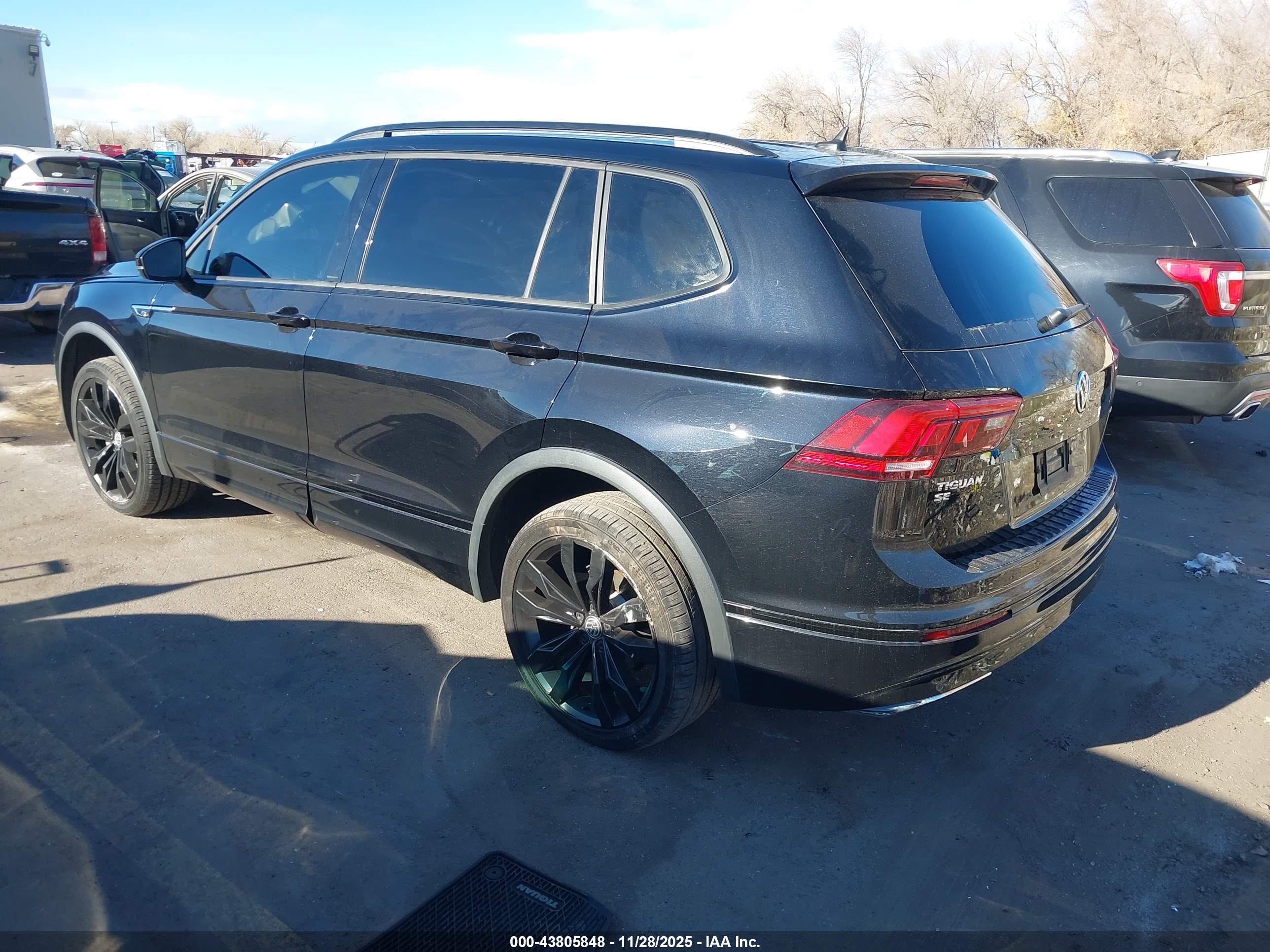 VOLKSWAGEN TIGUAN image 3