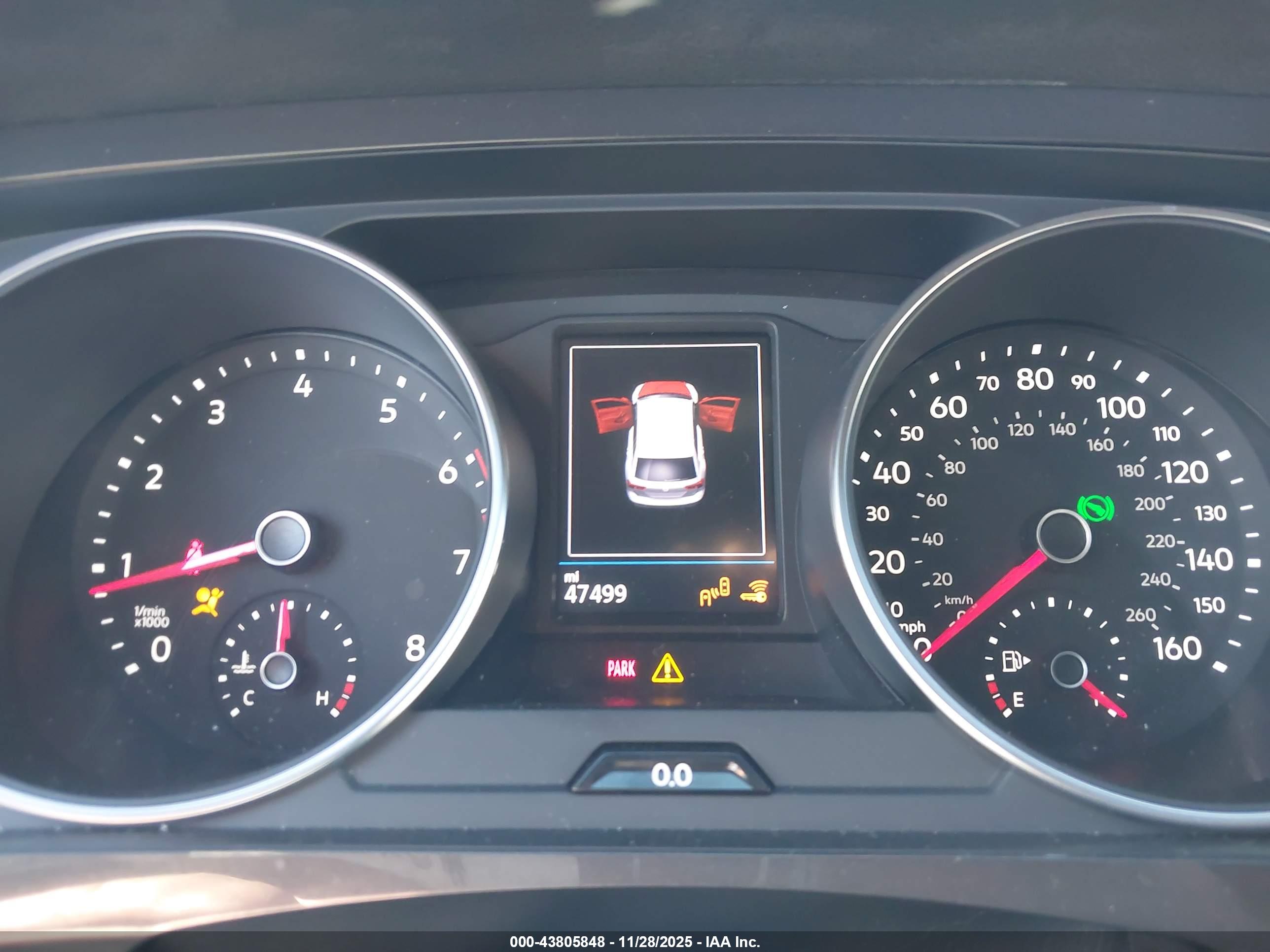 VOLKSWAGEN TIGUAN image 7