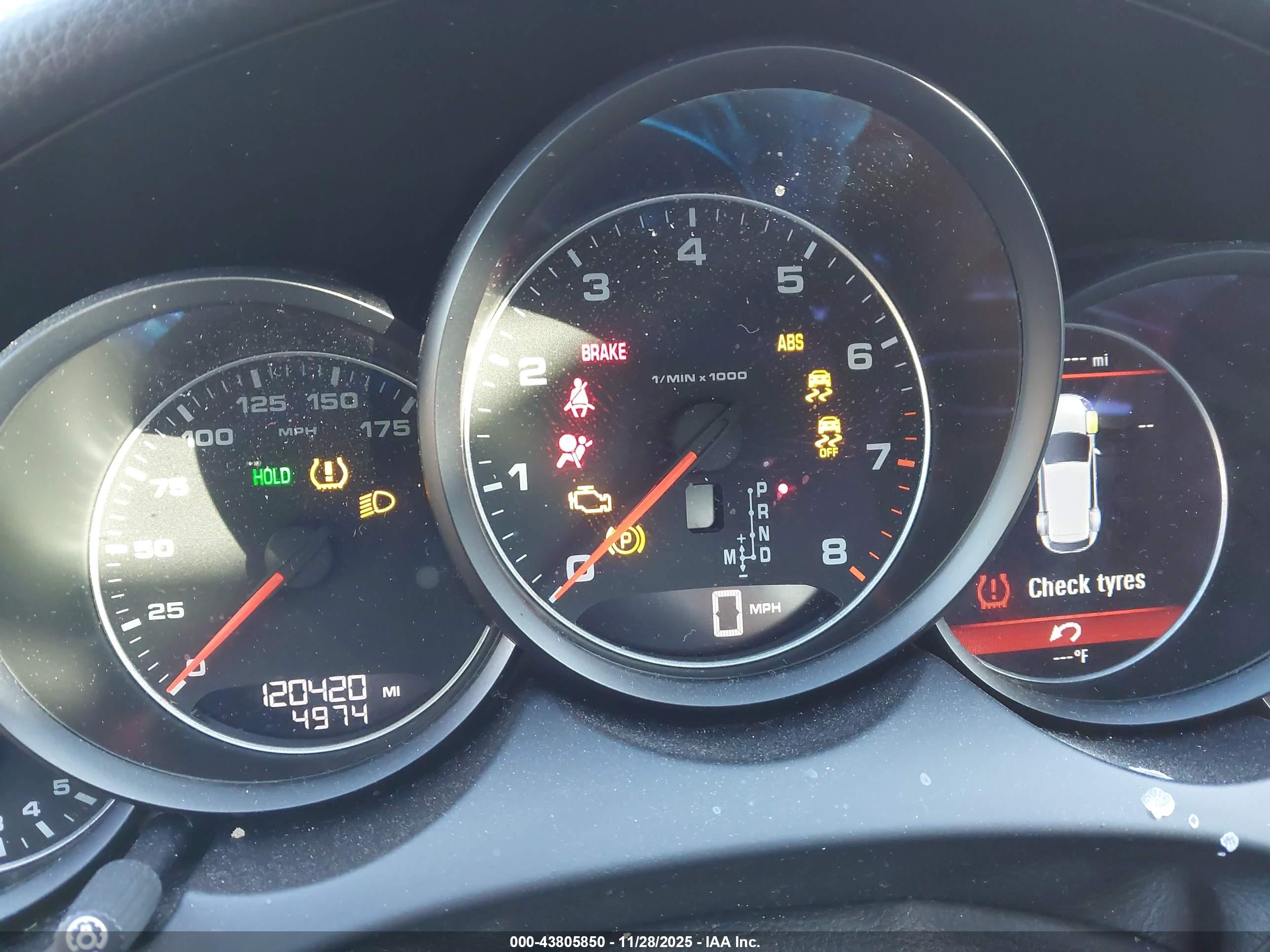 PORSCHE CAYENNE image 7