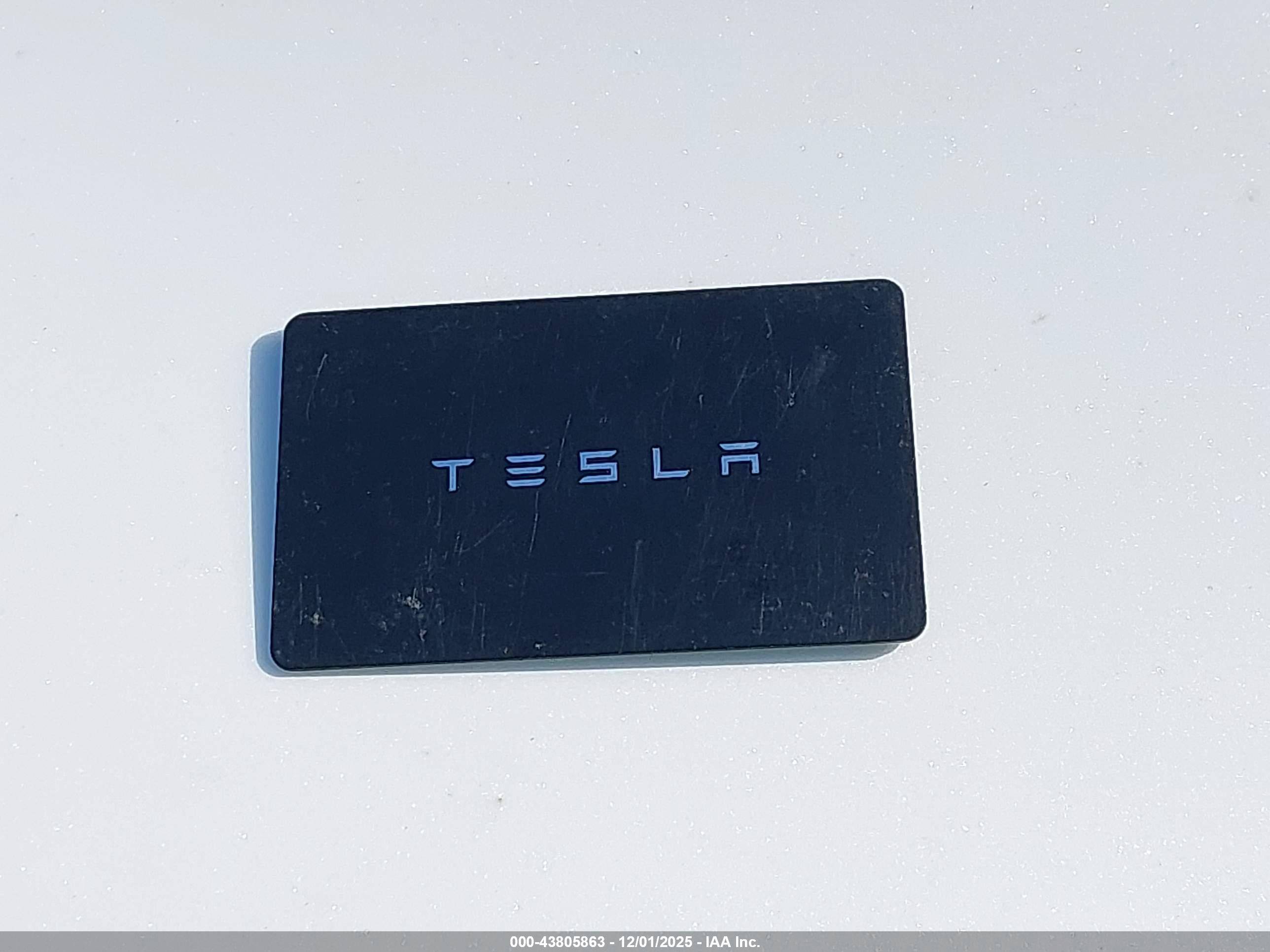 TESLA MODEL image 11