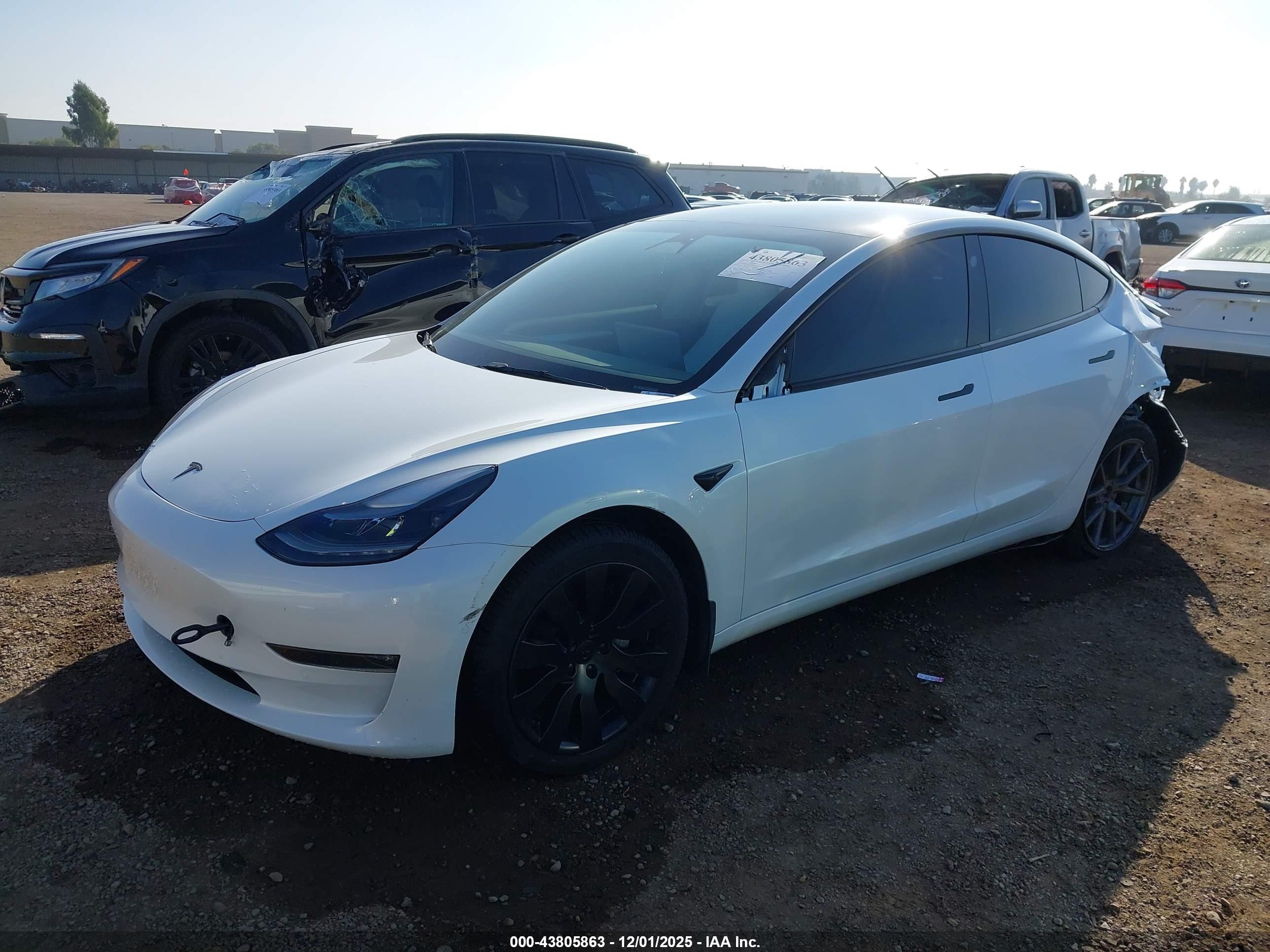 TESLA MODEL image 2