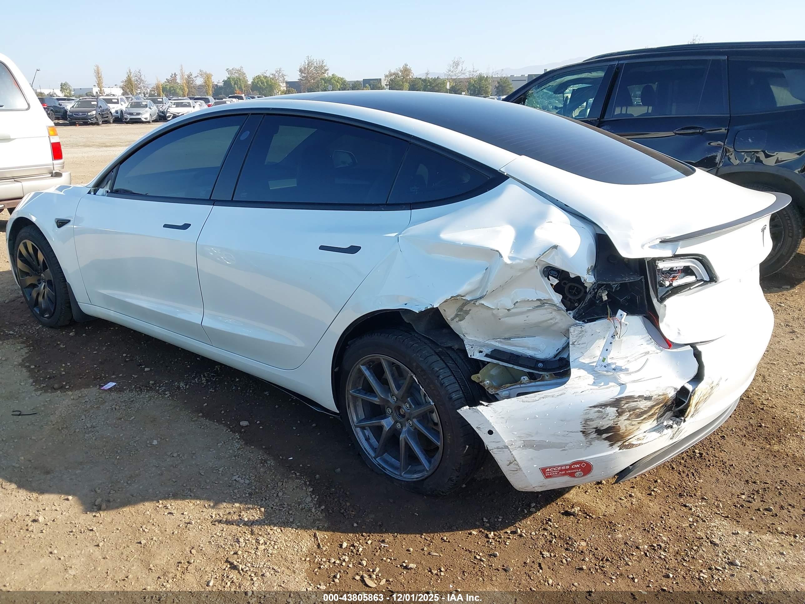 TESLA MODEL image 3