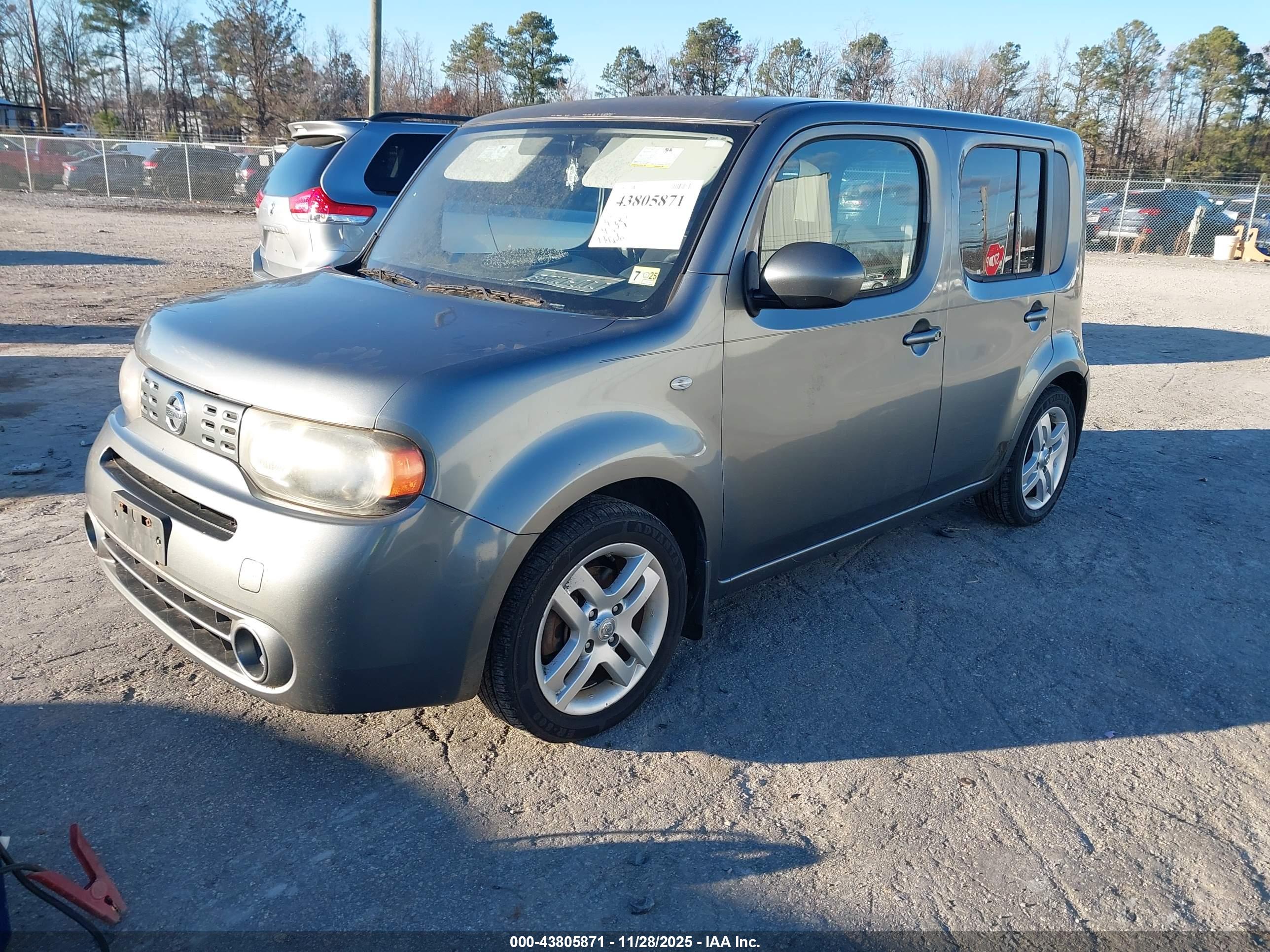 NISSAN CUBE image 2