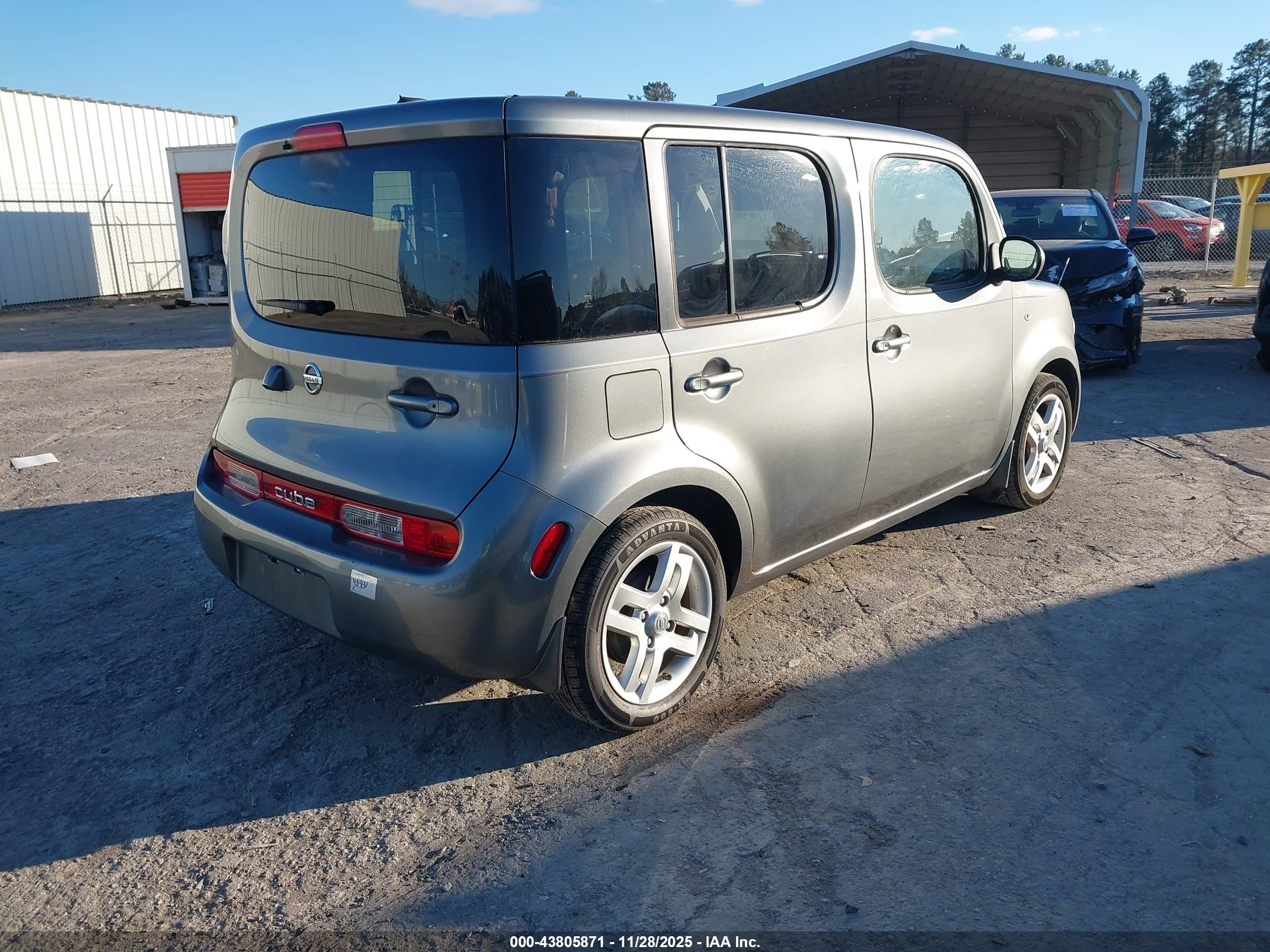NISSAN CUBE image 4