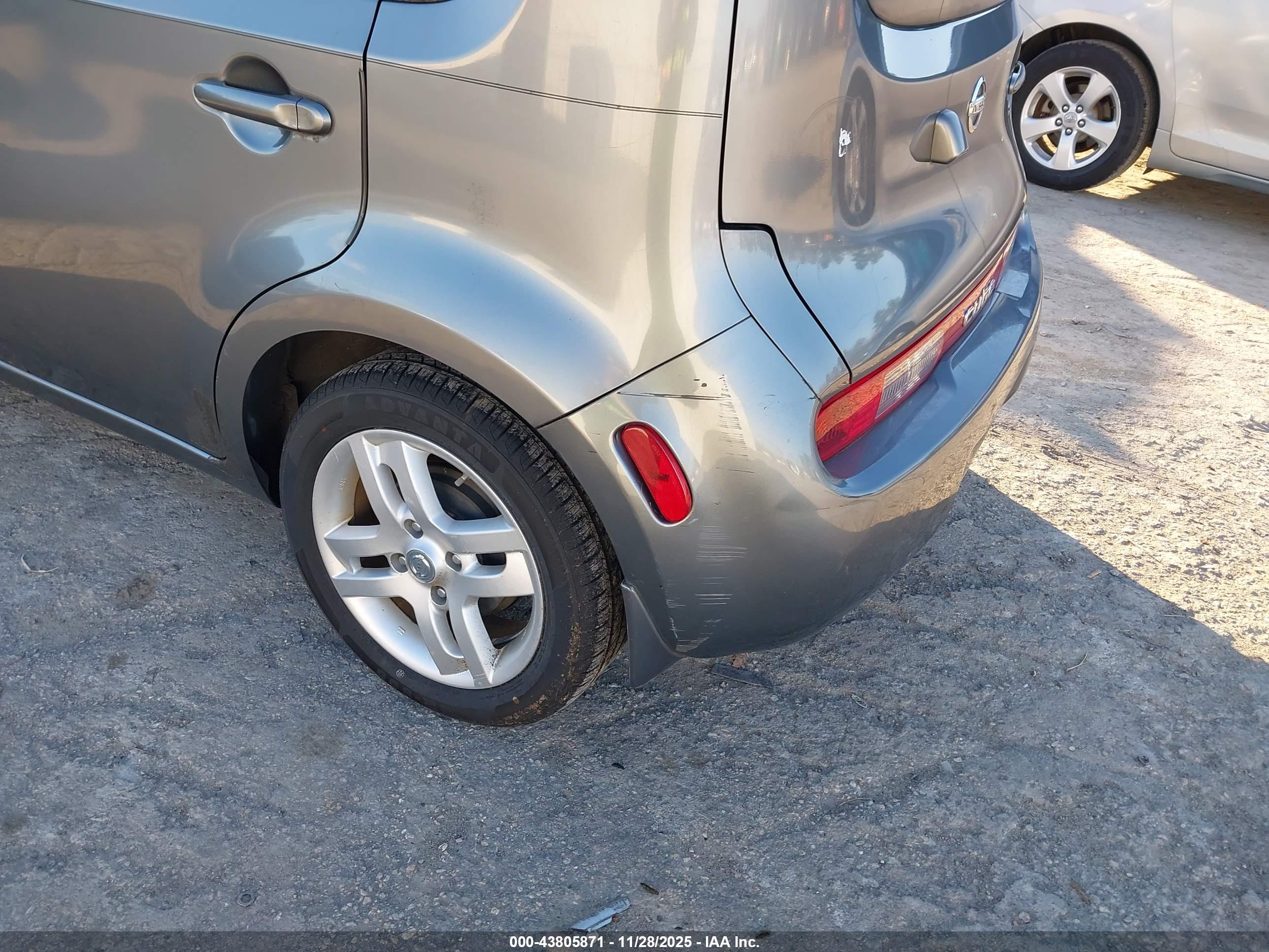 NISSAN CUBE image 6