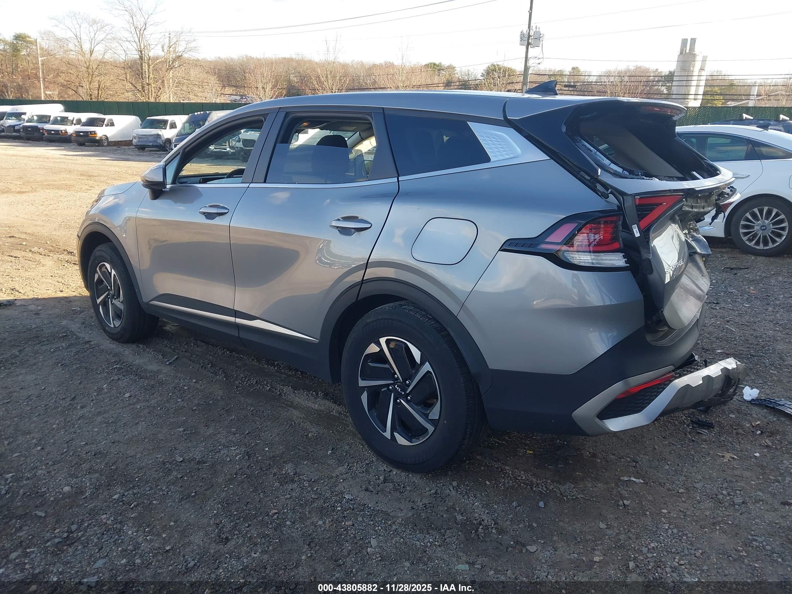 KIA SPORTAGE image 3