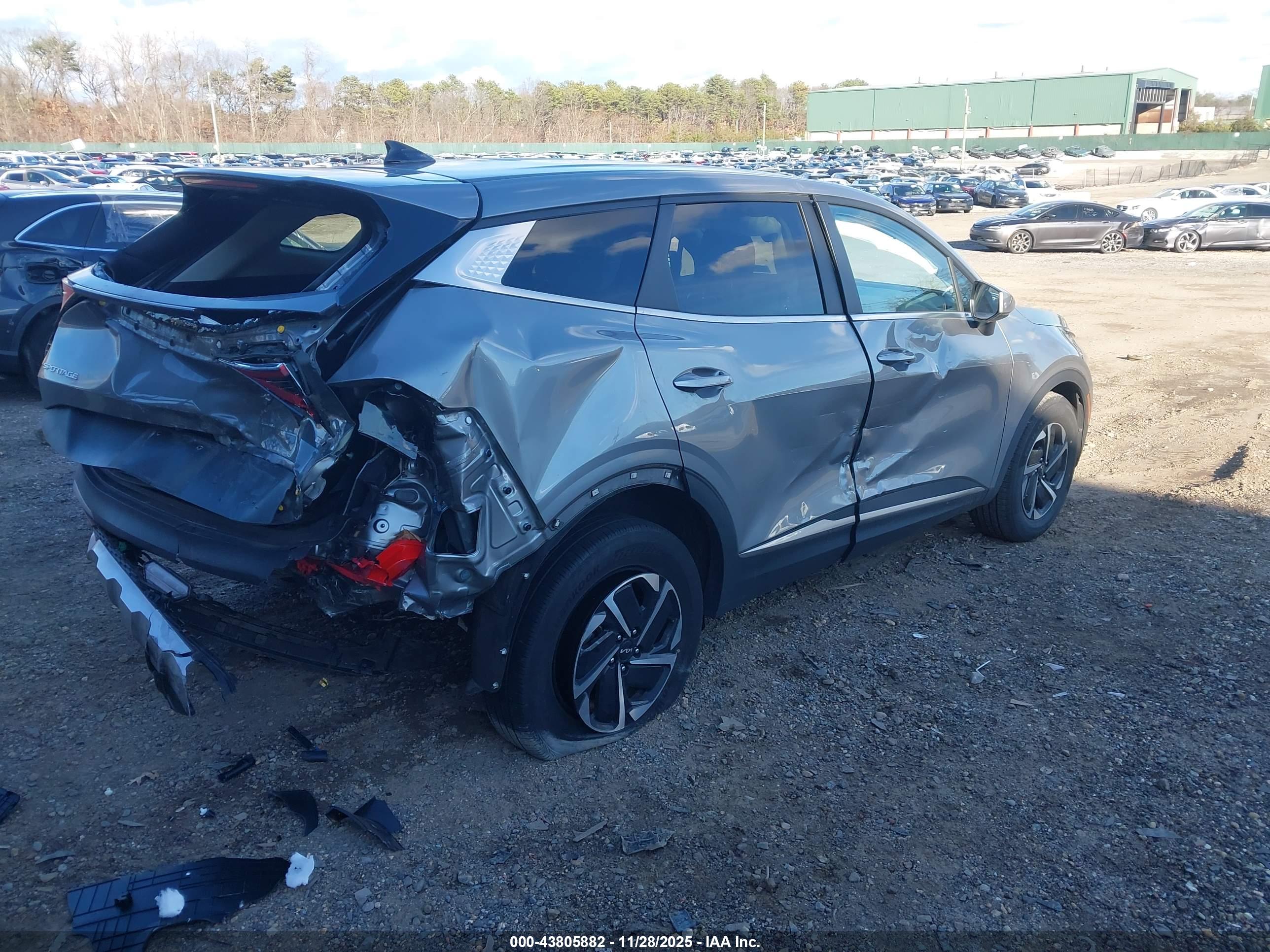 KIA SPORTAGE image 4