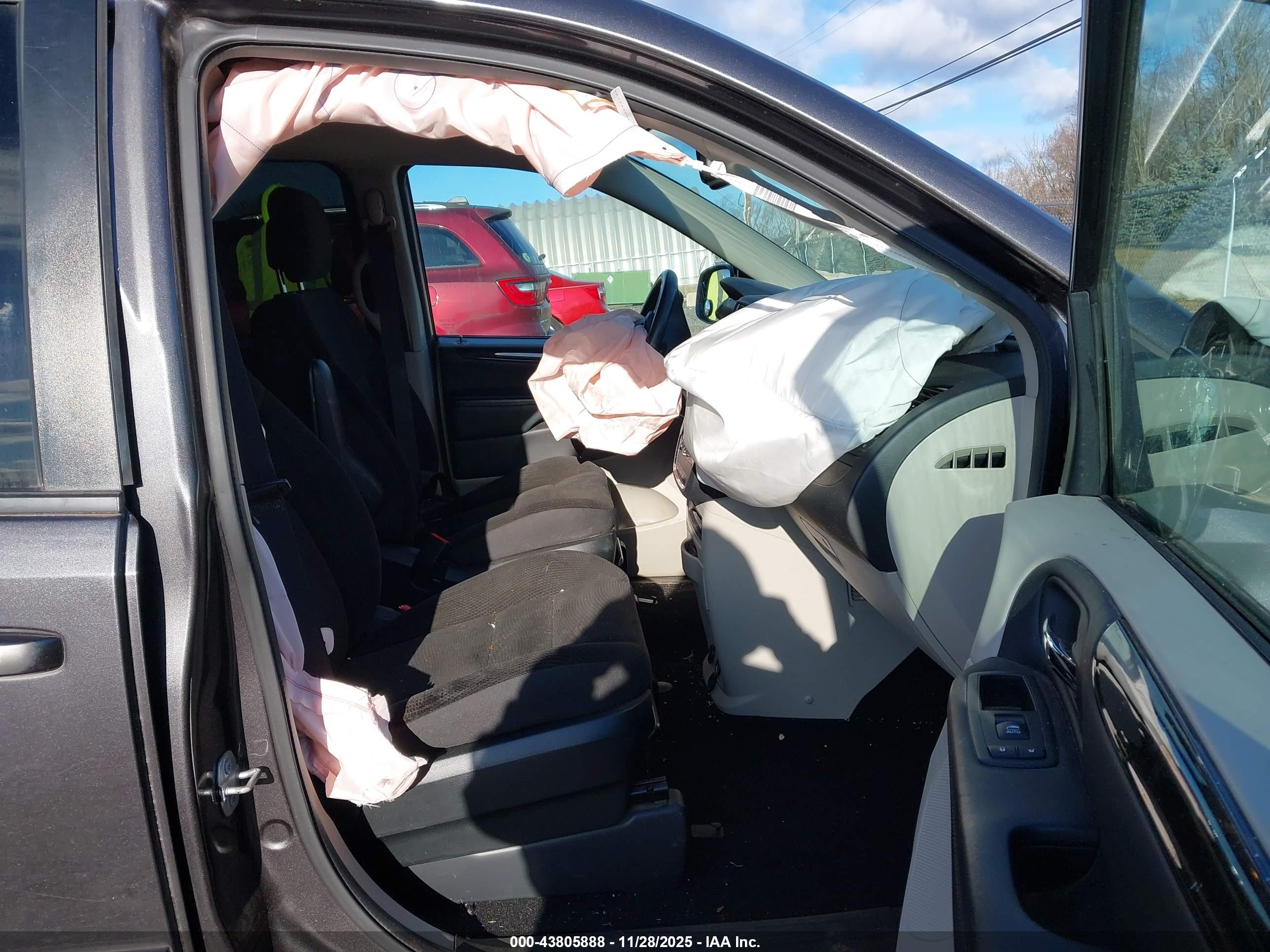 DODGE GRAND image 5
