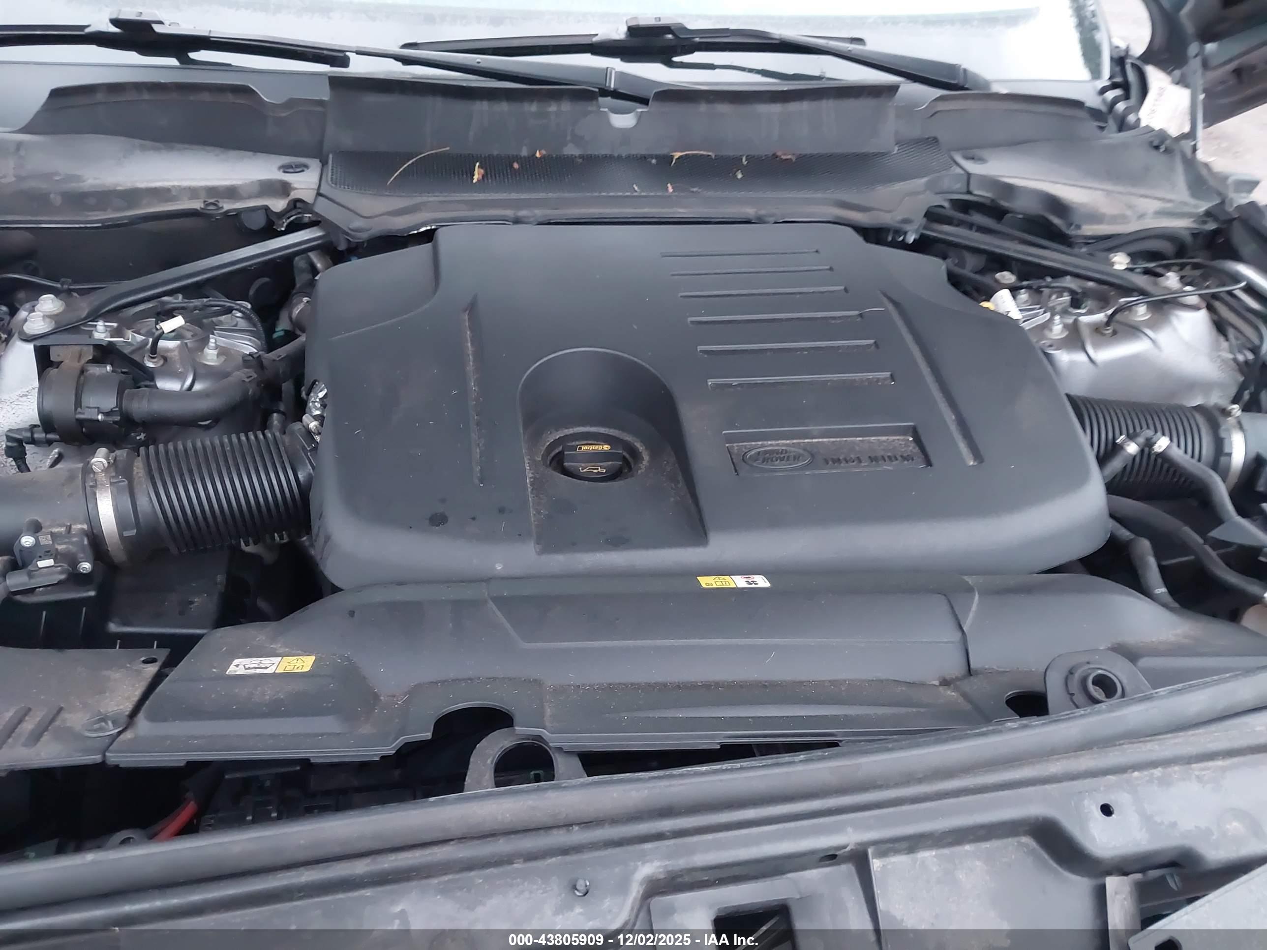 LAND ROVER image 10