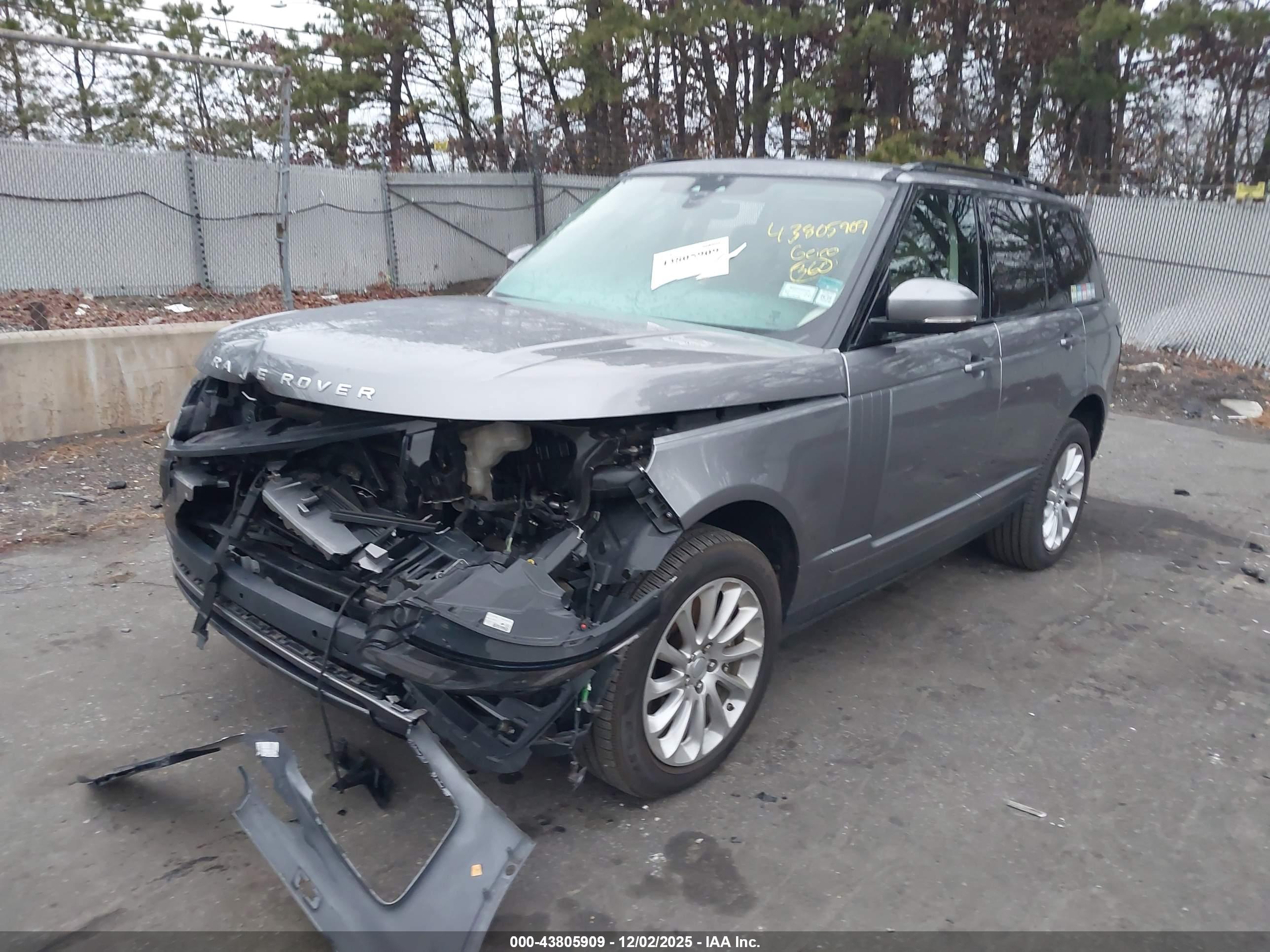 LAND ROVER image 2