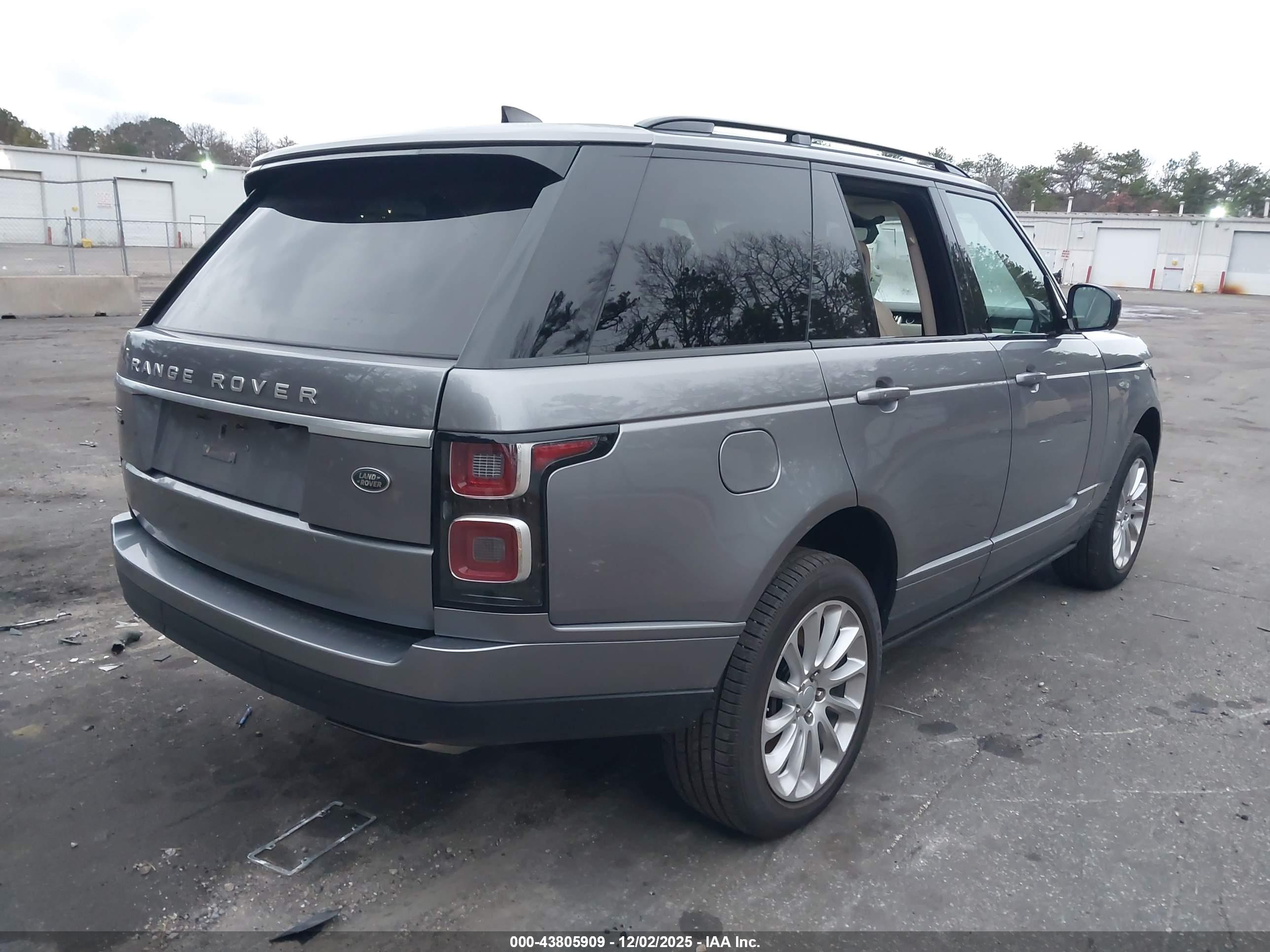 LAND ROVER image 4