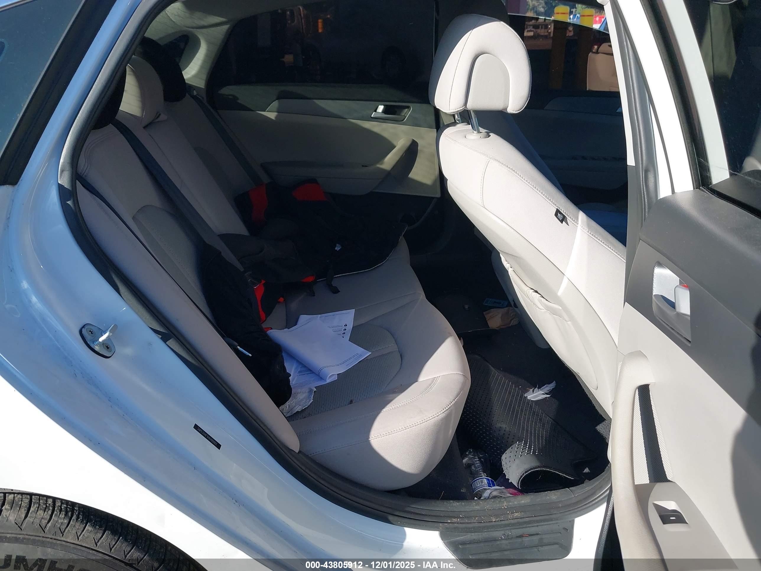 HYUNDAI SONATA image 8